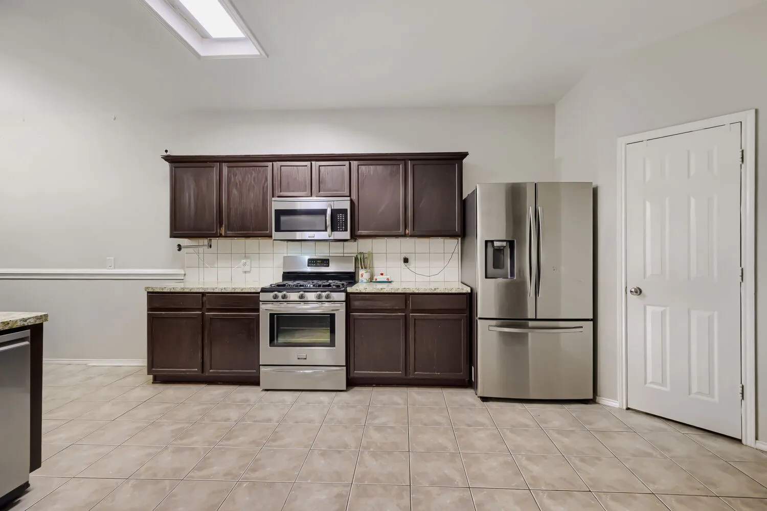Single Family Residence For Sale in Denton County , 2412 Loon Lake Road, Denton, Texas 76210, 4 Bedroom, 3 Bathroom, 2 Garage spaces, 2,861 Sqft, built in 2000, mls#21293474, Real Estate Agent in Denton, Homes For Sale in Denton county, Homes For Sale in Denton, Realtor in Denton Texas, Real Estate Brokerage Independent Realty Texas, Luminita Cordes Realtor