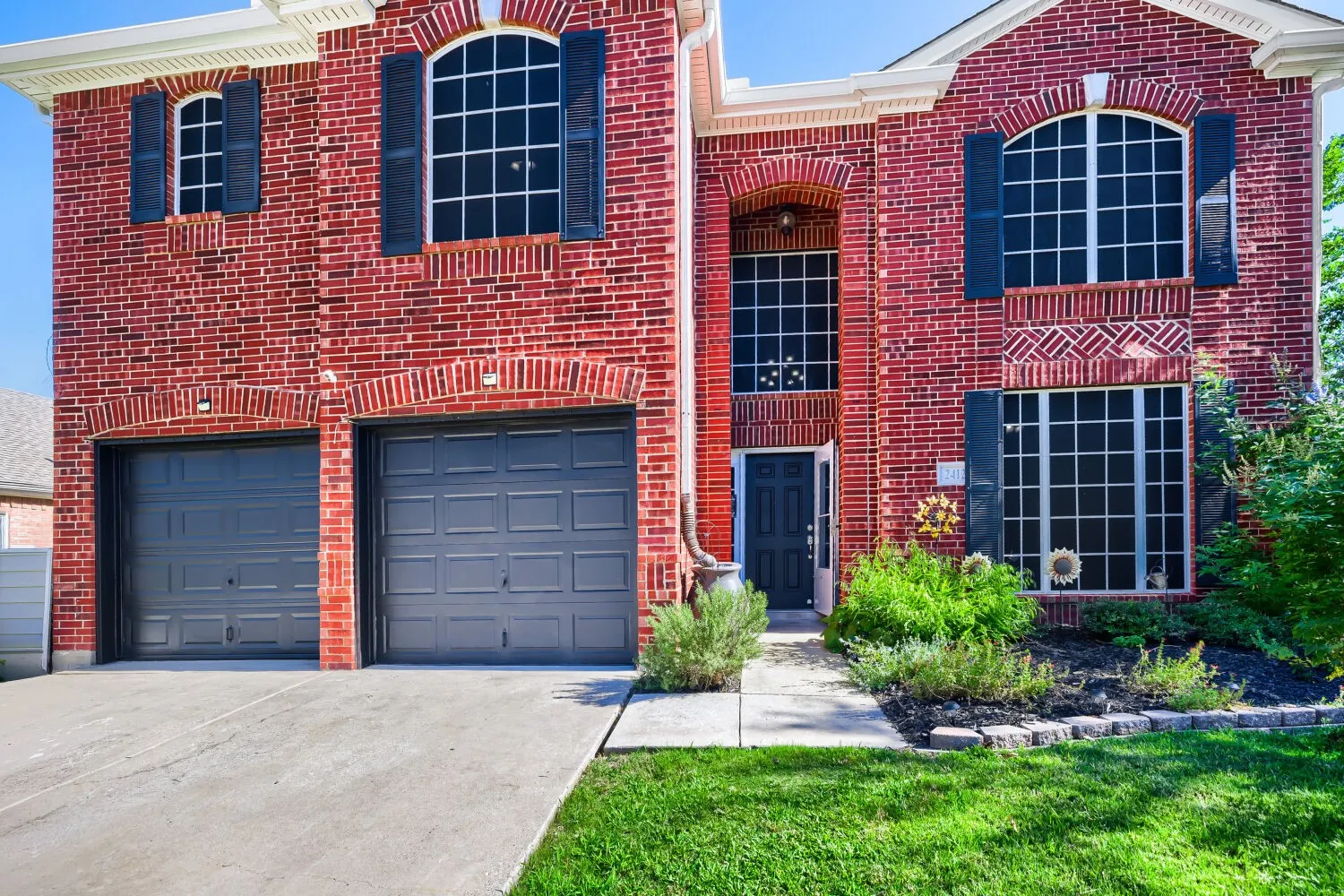 Single Family Residence For Sale in Denton County , 2412 Loon Lake Road, Denton, Texas 76210, 4 Bedroom, 3 Bathroom, 2 Garage spaces, 2,861 Sqft, built in 2000, mls#21293474, Real Estate Agent in Denton, Homes For Sale in Denton county, Homes For Sale in Denton, Realtor in Denton Texas, Real Estate Brokerage Independent Realty Texas, Luminita Cordes Realtor