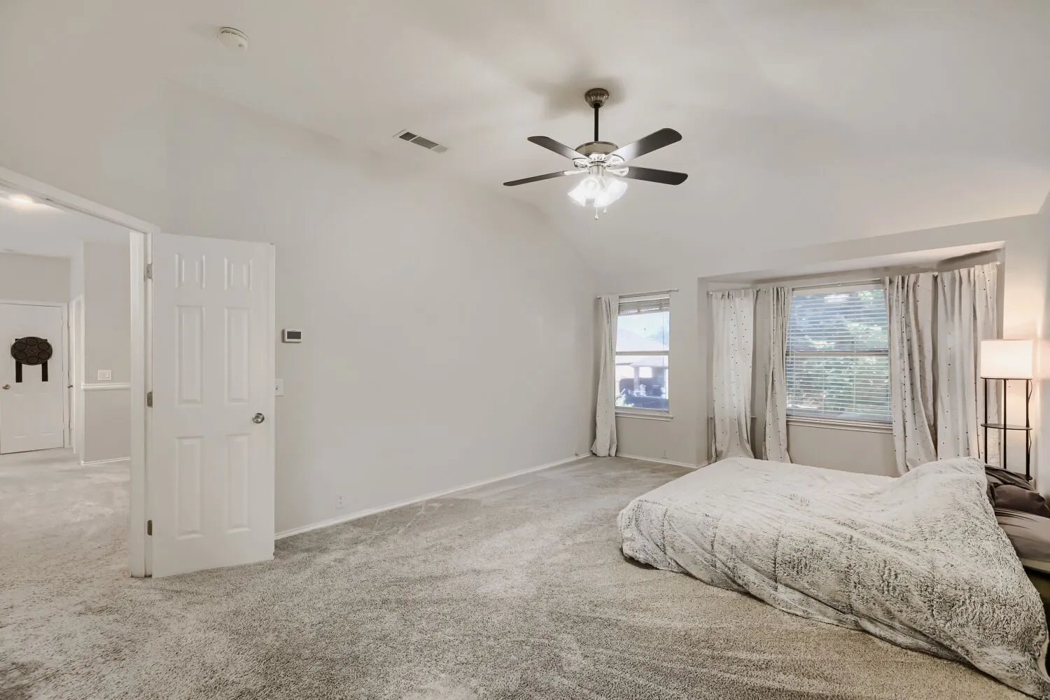Single Family Residence For Sale in Denton County , 2412 Loon Lake Road, Denton, Texas 76210, 4 Bedroom, 3 Bathroom, 2 Garage spaces, 2,861 Sqft, built in 2000, mls#21293474, Real Estate Agent in Denton, Homes For Sale in Denton county, Homes For Sale in Denton, Realtor in Denton Texas, Real Estate Brokerage Independent Realty Texas, Luminita Cordes Realtor