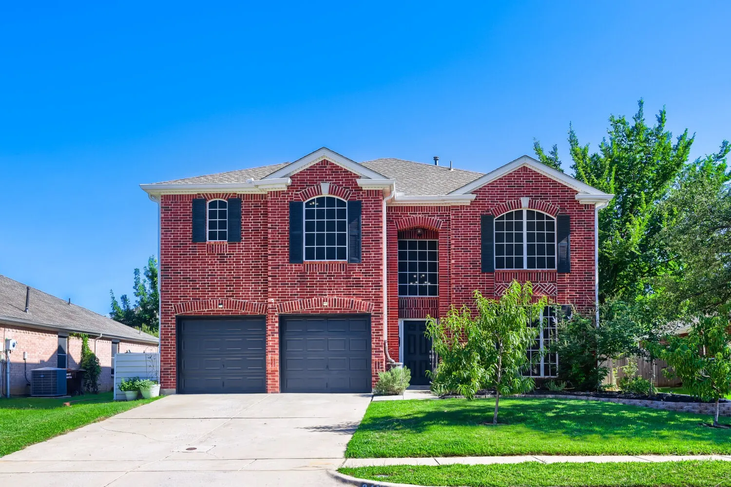 Single Family Residence For Sale in Denton County , 2412 Loon Lake Road, Denton, Texas 76210, 4 Bedroom, 3 Bathroom, 2 Garage spaces, 2,861 Sqft, built in 2000, mls#21293474, Real Estate Agent in Denton, Homes For Sale in Denton county, Homes For Sale in Denton, Realtor in Denton Texas, Real Estate Brokerage Independent Realty Texas, Luminita Cordes Realtor