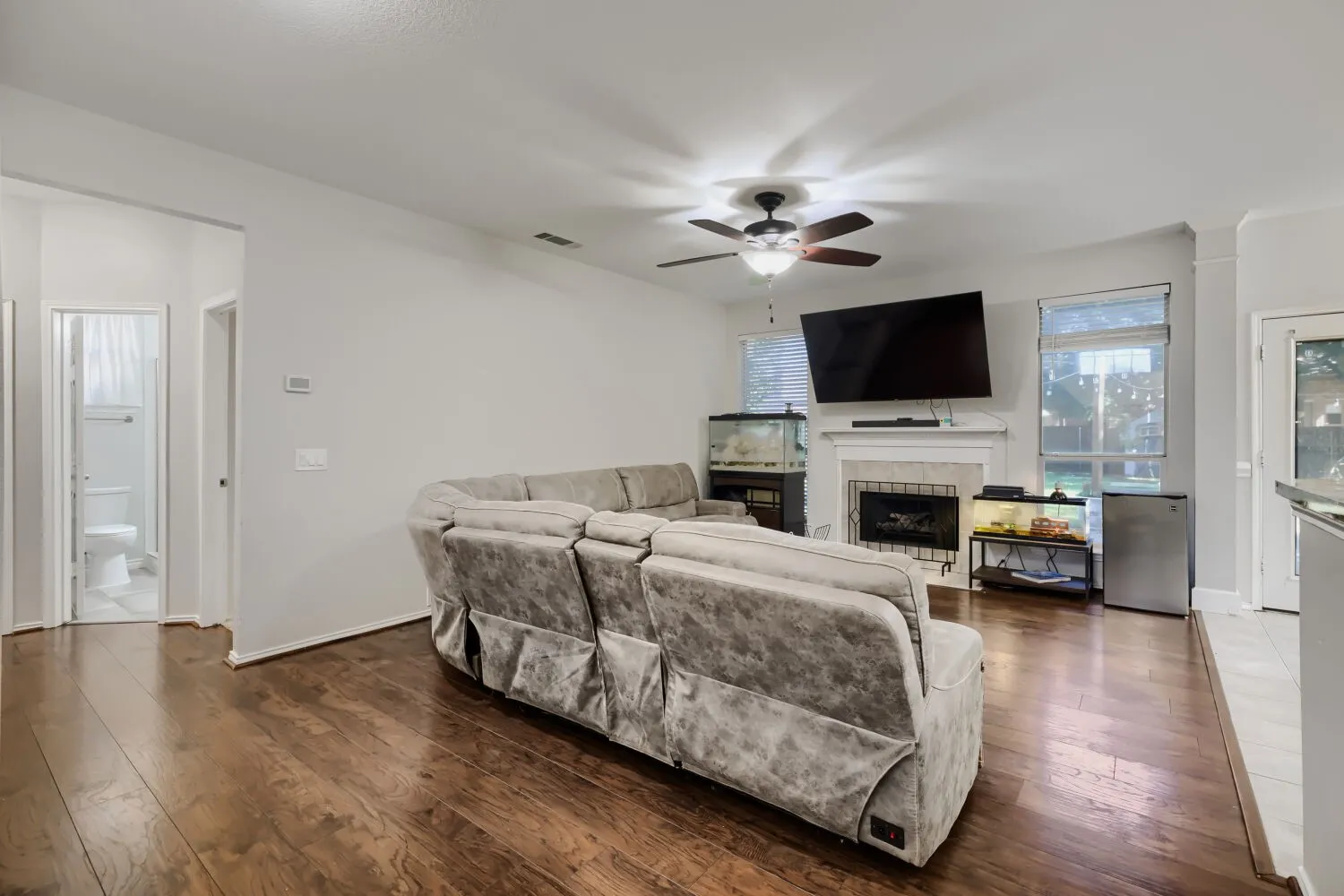 Single Family Residence For Sale in Denton County , 2412 Loon Lake Road, Denton, Texas 76210, 4 Bedroom, 3 Bathroom, 2 Garage spaces, 2,861 Sqft, built in 2000, mls#21293474, Real Estate Agent in Denton, Homes For Sale in Denton county, Homes For Sale in Denton, Realtor in Denton Texas, Real Estate Brokerage Independent Realty Texas, Luminita Cordes Realtor