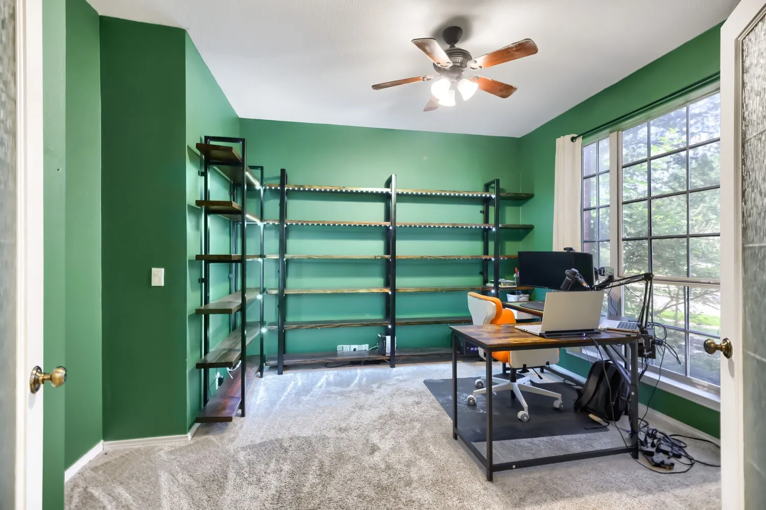 Single Family Residence For Sale in Denton County , 2412 Loon Lake Road, Denton, Texas 76210, 4 Bedroom, 3 Bathroom, 2 Garage spaces, 2,861 Sqft, built in 2000, mls#21293474, Real Estate Agent in Denton, Homes For Sale in Denton county, Homes For Sale in Denton, Realtor in Denton Texas, Real Estate Brokerage Independent Realty Texas, Luminita Cordes Realtor