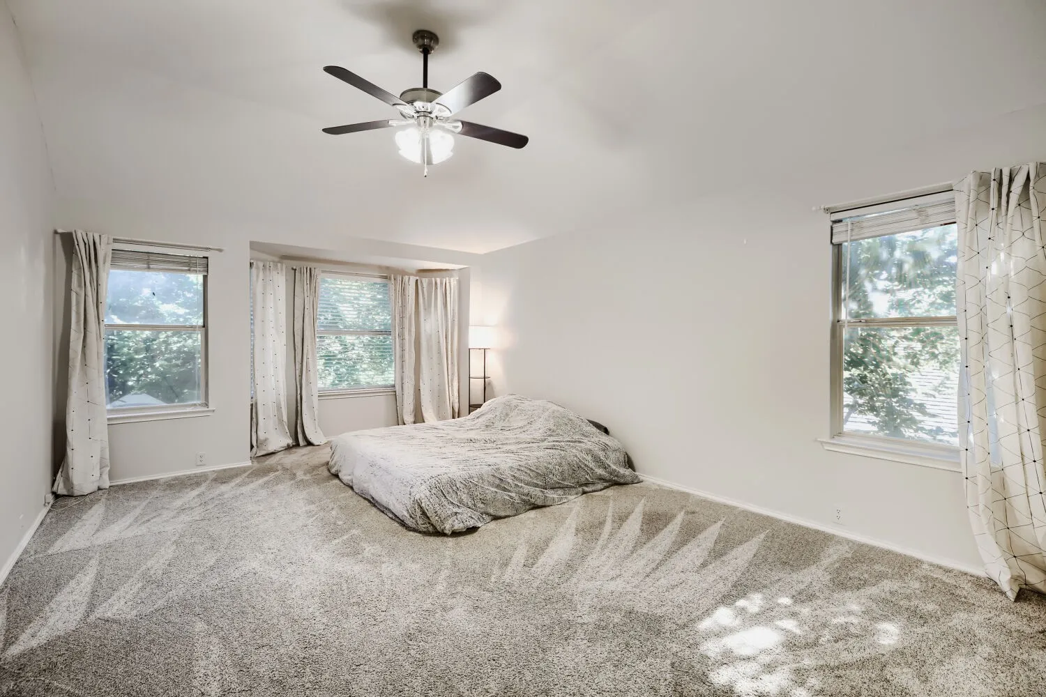 Single Family Residence For Sale in Denton County , 2412 Loon Lake Road, Denton, Texas 76210, 4 Bedroom, 3 Bathroom, 2 Garage spaces, 2,861 Sqft, built in 2000, mls#21293474, Real Estate Agent in Denton, Homes For Sale in Denton county, Homes For Sale in Denton, Realtor in Denton Texas, Real Estate Brokerage Independent Realty Texas, Luminita Cordes Realtor