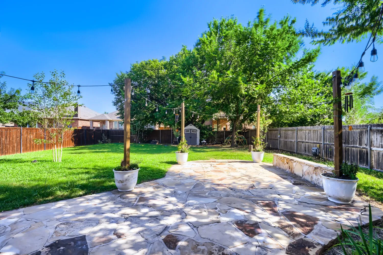Single Family Residence For Sale in Denton County , 2412 Loon Lake Road, Denton, Texas 76210, 4 Bedroom, 3 Bathroom, 2 Garage spaces, 2,861 Sqft, built in 2000, mls#21293474, Real Estate Agent in Denton, Homes For Sale in Denton county, Homes For Sale in Denton, Realtor in Denton Texas, Real Estate Brokerage Independent Realty Texas, Luminita Cordes Realtor