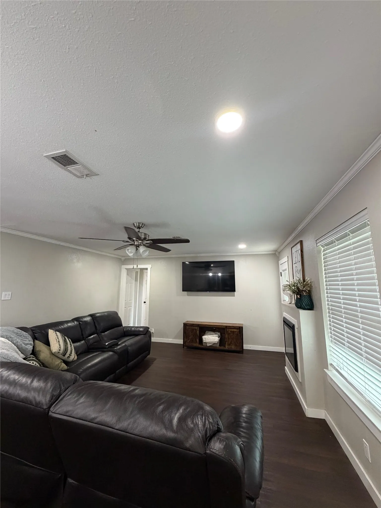 Single Family Residence For Sale in Cooke County , 1306 Mcdaniel Street, Callisburg, Texas 76240, 4 Bedroom, 2 Bathroom, Garage spaces, 2,060 Sqft, built in 1980, Price $550,000, mls#21297945, Real Estate Agent in Callisburg, Homes For Sale in Cooke county, Homes For Sale in Callisburg, Realtor in Callisburg Texas, Real Estate Brokerage Independent Realty Texas, Luminita Cordes Realtor