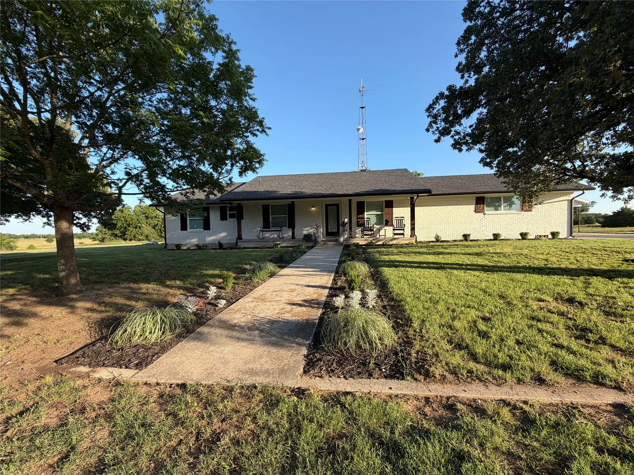 Single Family Residence For Sale in Cooke County , 1306 Mcdaniel Street, Callisburg, Texas 76240, 4 Bedroom, 2 Bathroom, Garage spaces, 2,060 Sqft, built in 1980, Price $550,000, mls#21297945, Real Estate Agent in Callisburg, Homes For Sale in Cooke county, Homes For Sale in Callisburg, Realtor in Callisburg Texas, Real Estate Brokerage Independent Realty Texas, Luminita Cordes Realtor