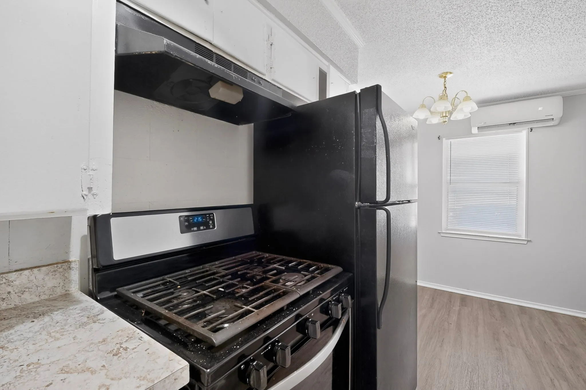 Apartment For Rent in Denton County , 1585 N Mill Street, Lewisville, Texas 75057, 1 Bedroom, 1 Bathroom, Garage spaces, 475 Sqft, built in 1979, mls#21302898, Real Estate Agent in Lewisville, Homes For Rent in Denton county, Homes For Rent in Lewisville, Realtor in Lewisville Texas, Real Estate Brokerage Independent Realty Texas, Luminita Cordes Realtor