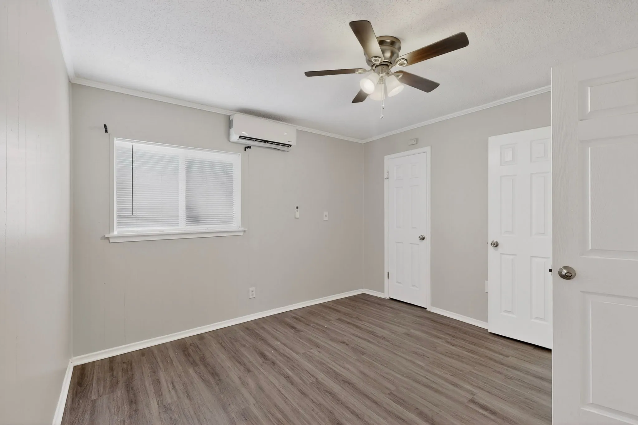 Apartment For Rent in Denton County , 1585 N Mill Street, Lewisville, Texas 75057, 1 Bedroom, 1 Bathroom, Garage spaces, 475 Sqft, built in 1979, mls#21302898, Real Estate Agent in Lewisville, Homes For Rent in Denton county, Homes For Rent in Lewisville, Realtor in Lewisville Texas, Real Estate Brokerage Independent Realty Texas, Luminita Cordes Realtor