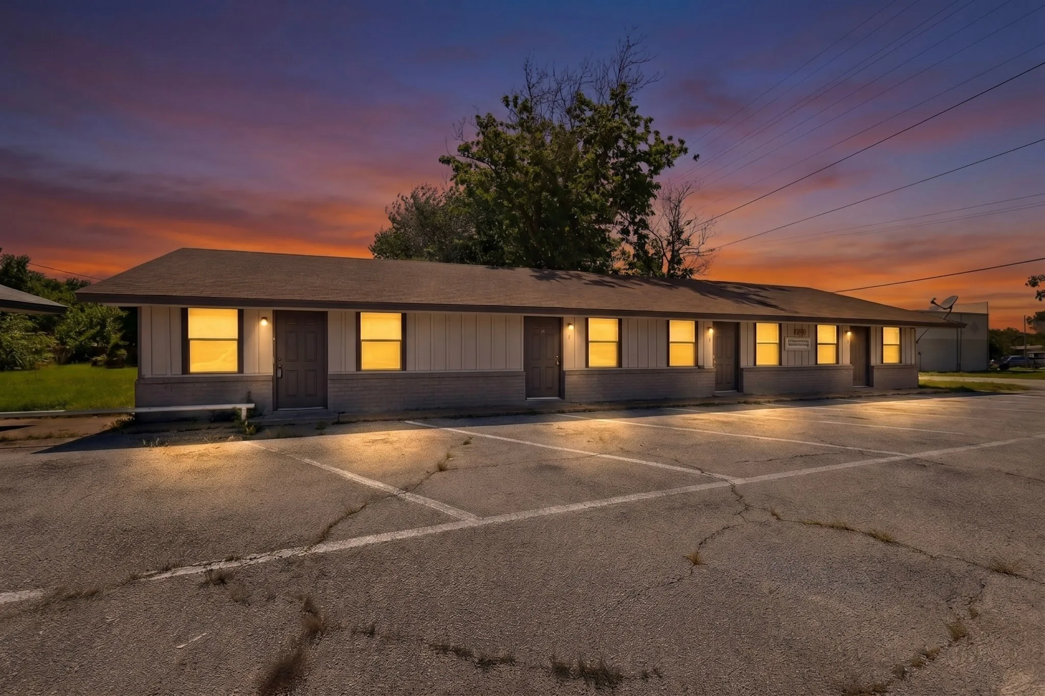 Apartment For Rent in Denton County , 1585 N Mill Street, Lewisville, Texas 75057, 1 Bedroom, 1 Bathroom, Garage spaces, 475 Sqft, built in 1979, mls#21302898, Real Estate Agent in Lewisville, Homes For Rent in Denton county, Homes For Rent in Lewisville, Realtor in Lewisville Texas, Real Estate Brokerage Independent Realty Texas, Luminita Cordes Realtor