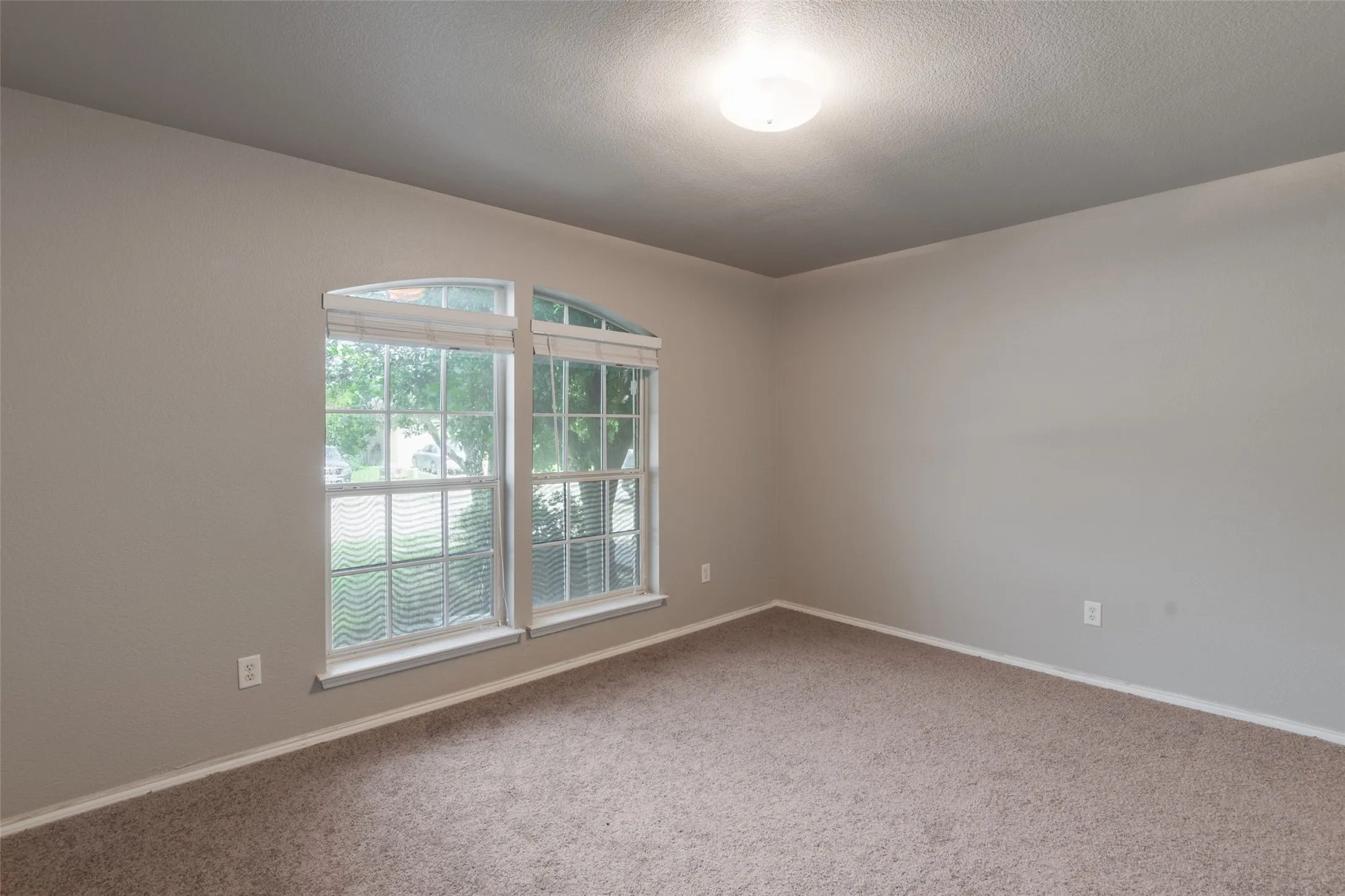 Single Family Residence For Sale in Parker County , 112 Bridlewood Street, Azle, Texas 76020, 3 Bedroom, 2 Bathroom, 2 Garage spaces, 1,731 Sqft, built in 2005, mls#21302909, Real Estate Agent in Azle, Homes For Sale in Parker county, Homes For Sale in Azle, Realtor in Azle Texas, Real Estate Brokerage Independent Realty Texas, Luminita Cordes Realtor