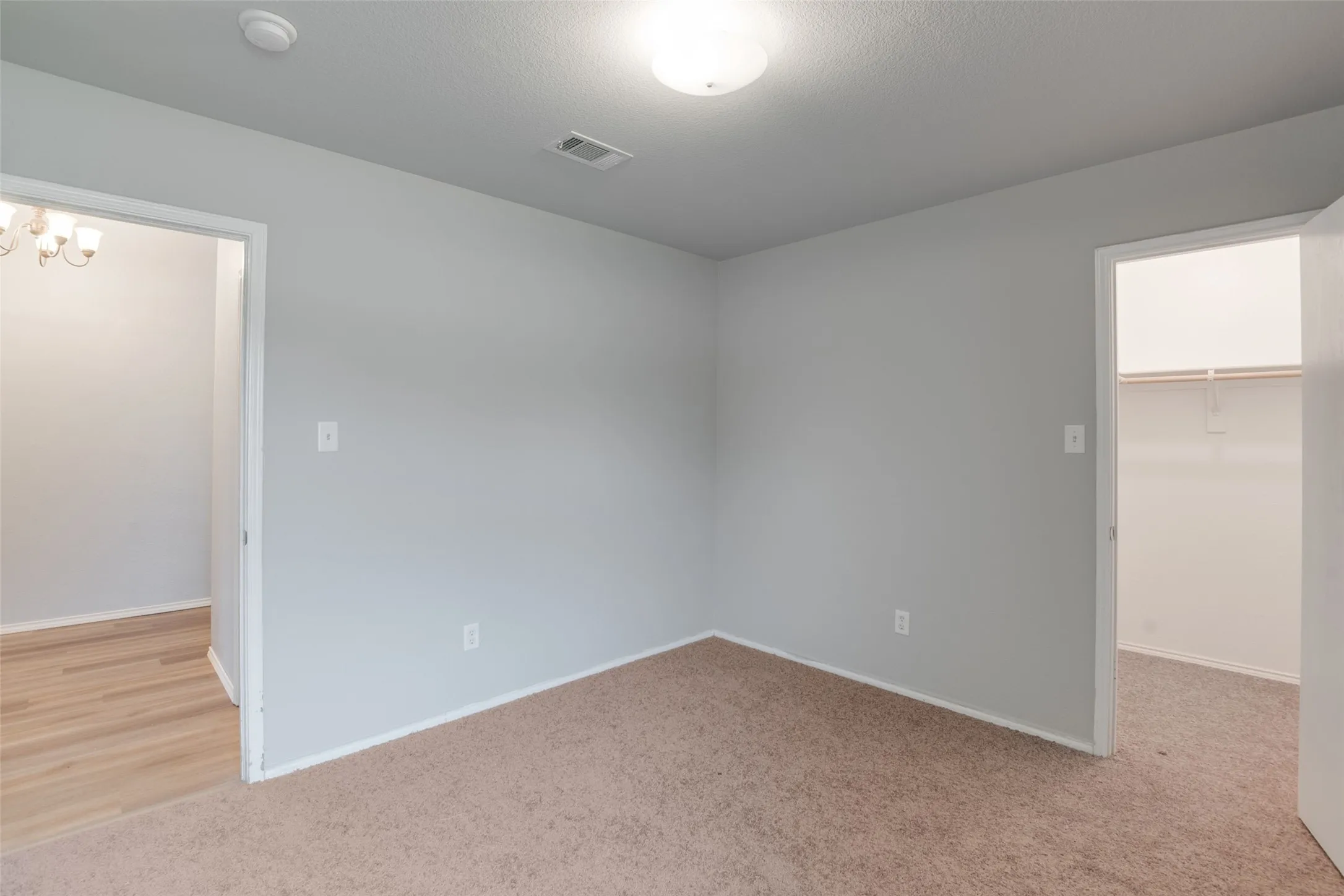 Single Family Residence For Sale in Parker County , 112 Bridlewood Street, Azle, Texas 76020, 3 Bedroom, 2 Bathroom, 2 Garage spaces, 1,731 Sqft, built in 2005, mls#21302909, Real Estate Agent in Azle, Homes For Sale in Parker county, Homes For Sale in Azle, Realtor in Azle Texas, Real Estate Brokerage Independent Realty Texas, Luminita Cordes Realtor