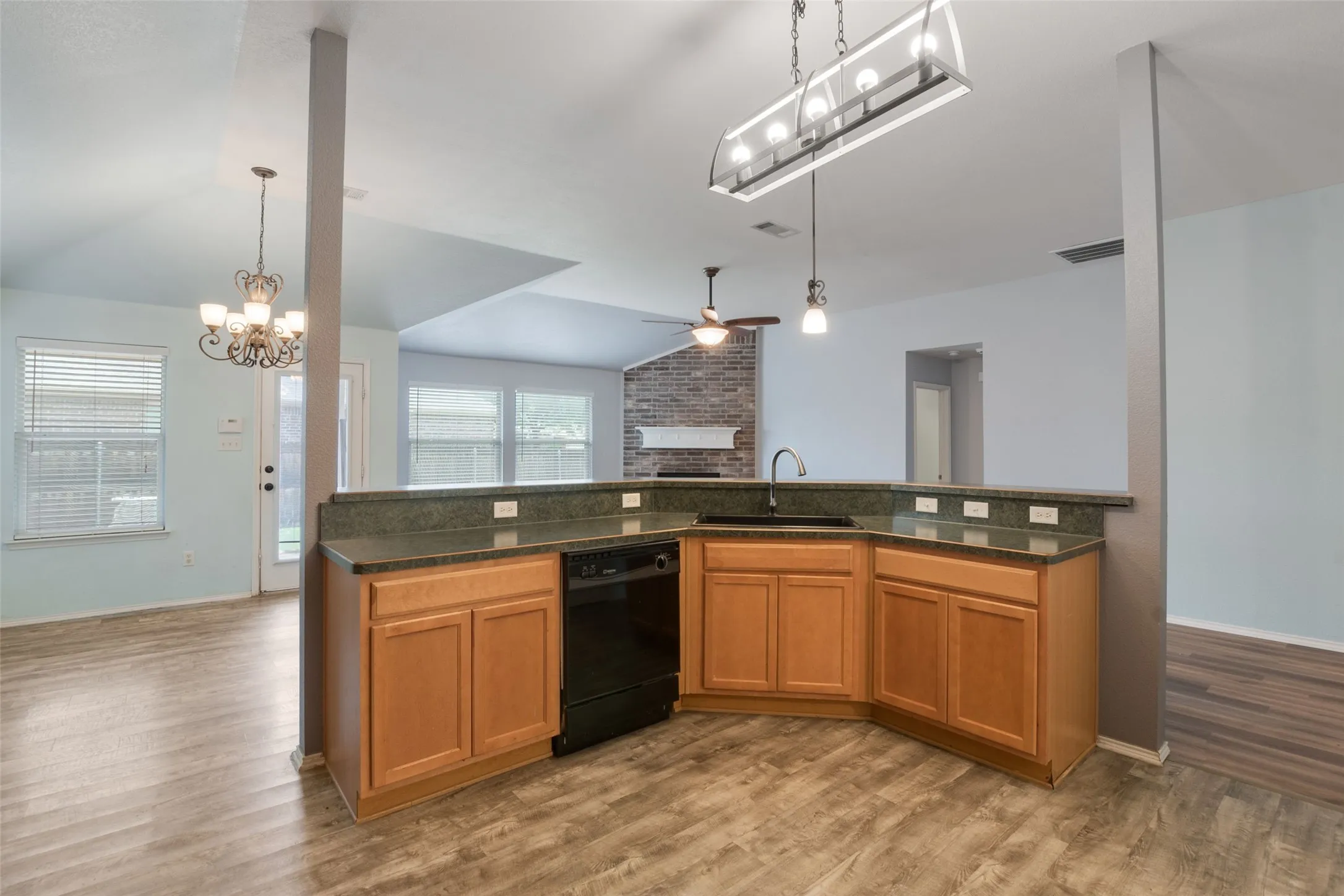 Single Family Residence For Sale in Parker County , 112 Bridlewood Street, Azle, Texas 76020, 3 Bedroom, 2 Bathroom, 2 Garage spaces, 1,731 Sqft, built in 2005, mls#21302909, Real Estate Agent in Azle, Homes For Sale in Parker county, Homes For Sale in Azle, Realtor in Azle Texas, Real Estate Brokerage Independent Realty Texas, Luminita Cordes Realtor