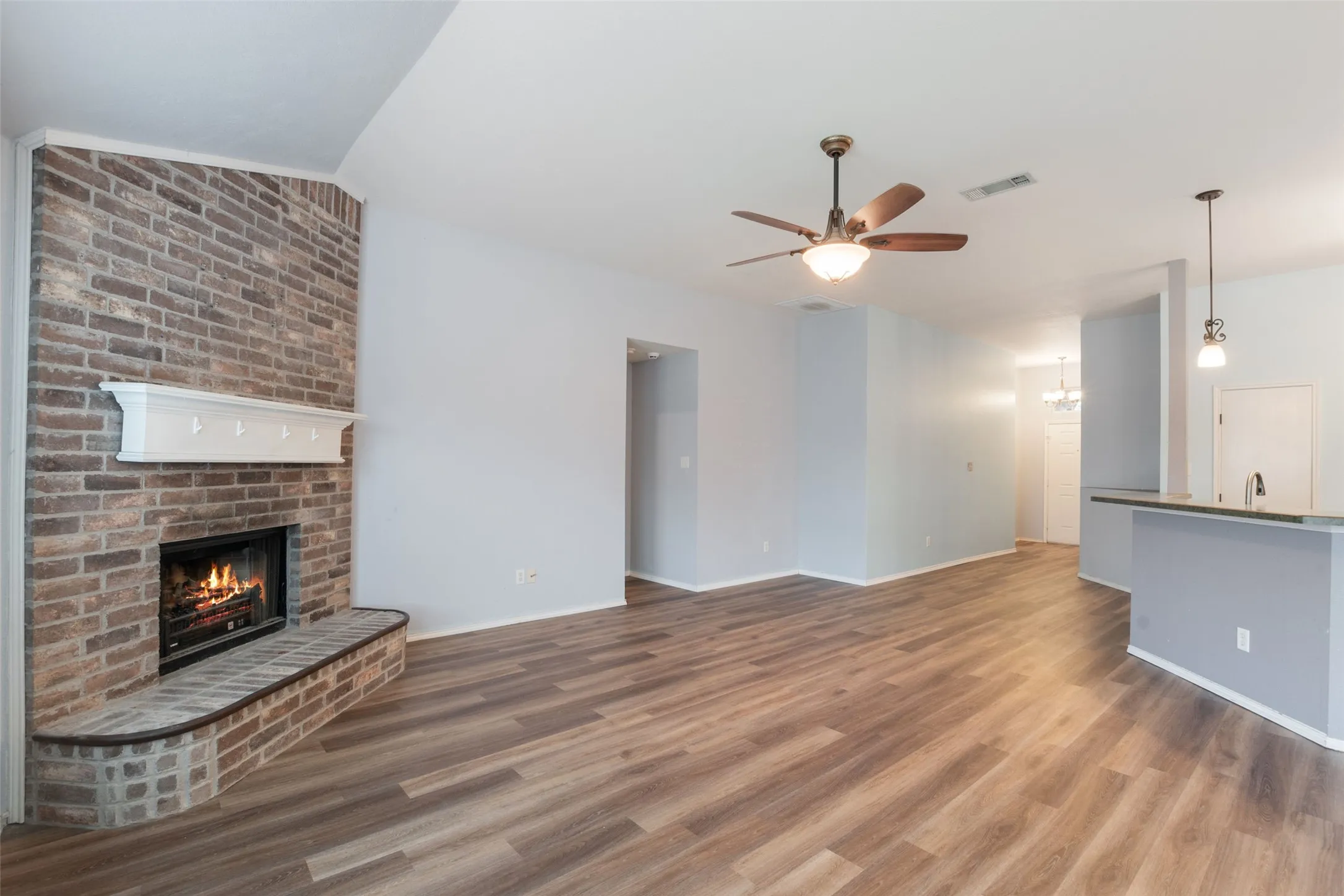 Single Family Residence For Sale in Parker County , 112 Bridlewood Street, Azle, Texas 76020, 3 Bedroom, 2 Bathroom, 2 Garage spaces, 1,731 Sqft, built in 2005, mls#21302909, Real Estate Agent in Azle, Homes For Sale in Parker county, Homes For Sale in Azle, Realtor in Azle Texas, Real Estate Brokerage Independent Realty Texas, Luminita Cordes Realtor