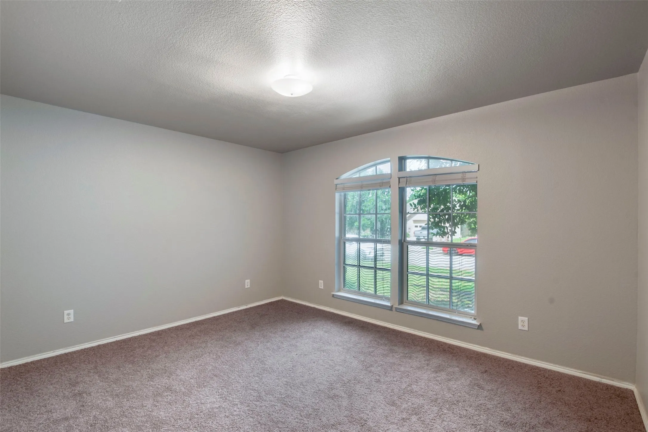 Single Family Residence For Sale in Parker County , 112 Bridlewood Street, Azle, Texas 76020, 3 Bedroom, 2 Bathroom, 2 Garage spaces, 1,731 Sqft, built in 2005, mls#21302909, Real Estate Agent in Azle, Homes For Sale in Parker county, Homes For Sale in Azle, Realtor in Azle Texas, Real Estate Brokerage Independent Realty Texas, Luminita Cordes Realtor