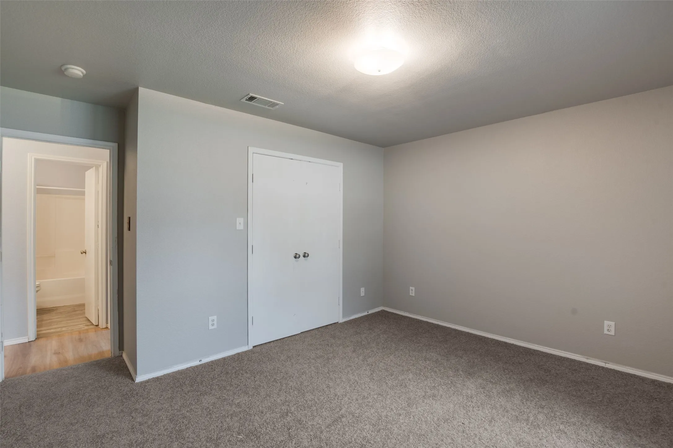 Single Family Residence For Sale in Parker County , 112 Bridlewood Street, Azle, Texas 76020, 3 Bedroom, 2 Bathroom, 2 Garage spaces, 1,731 Sqft, built in 2005, mls#21302909, Real Estate Agent in Azle, Homes For Sale in Parker county, Homes For Sale in Azle, Realtor in Azle Texas, Real Estate Brokerage Independent Realty Texas, Luminita Cordes Realtor
