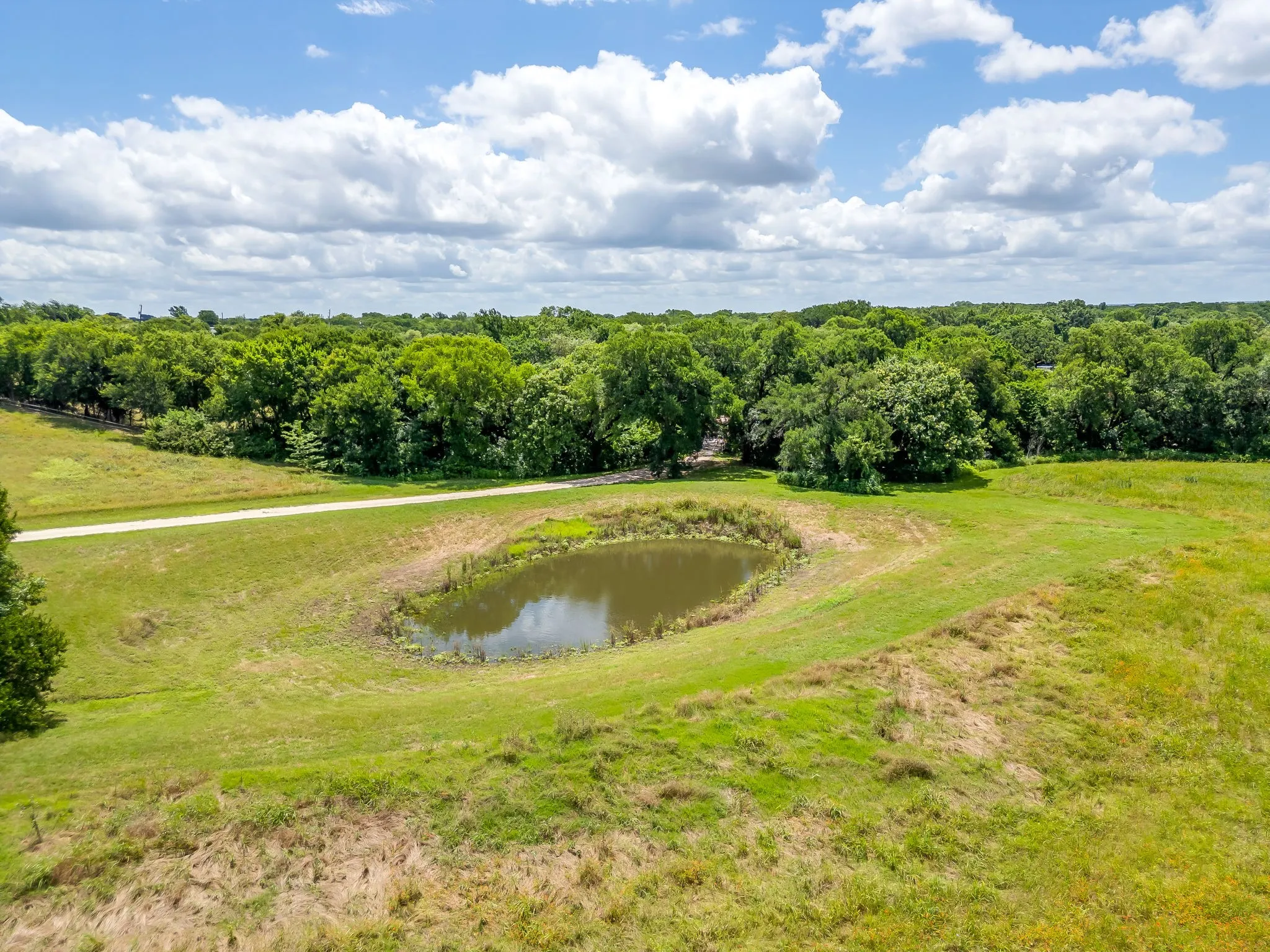Farm For Sale in Johnson County , 11533 Fm 2258, Grandview, Texas 76050, 4 Bedroom, 3 Bathroom, 2 Garage spaces, 2,372 Sqft, built in 1989, mls#21281637, Real Estate Agent in Grandview, Homes For Sale in Johnson county, Homes For Sale in Grandview, Realtor in Grandview Texas, Real Estate Brokerage Independent Realty Texas, Luminita Cordes Realtor
