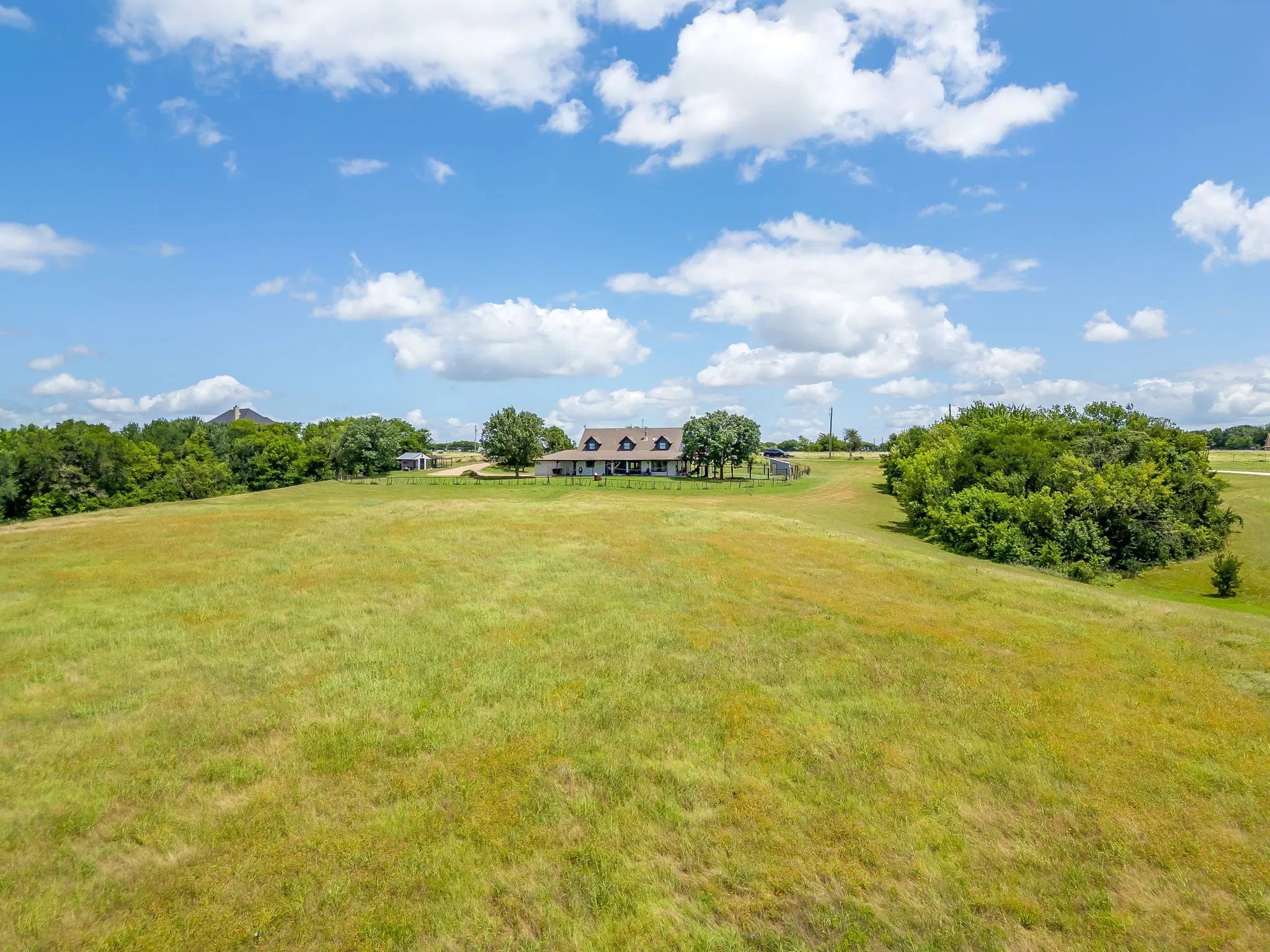 Farm For Sale in Johnson County , 11533 Fm 2258, Grandview, Texas 76050, 4 Bedroom, 3 Bathroom, 2 Garage spaces, 2,372 Sqft, built in 1989, mls#21281637, Real Estate Agent in Grandview, Homes For Sale in Johnson county, Homes For Sale in Grandview, Realtor in Grandview Texas, Real Estate Brokerage Independent Realty Texas, Luminita Cordes Realtor
