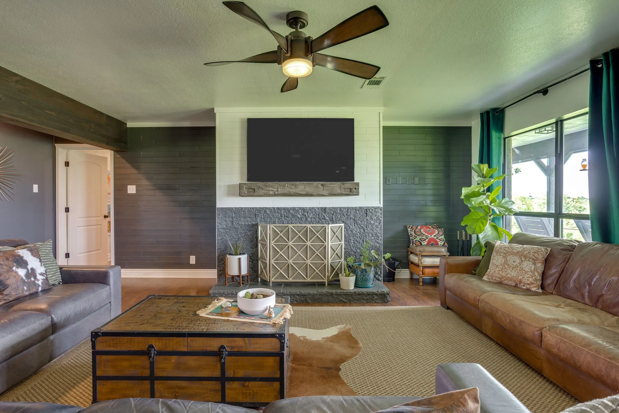 Farm For Sale in Johnson County , 11533 Fm 2258, Grandview, Texas 76050, 4 Bedroom, 3 Bathroom, 2 Garage spaces, 2,372 Sqft, built in 1989, mls#21281637, Real Estate Agent in Grandview, Homes For Sale in Johnson county, Homes For Sale in Grandview, Realtor in Grandview Texas, Real Estate Brokerage Independent Realty Texas, Luminita Cordes Realtor