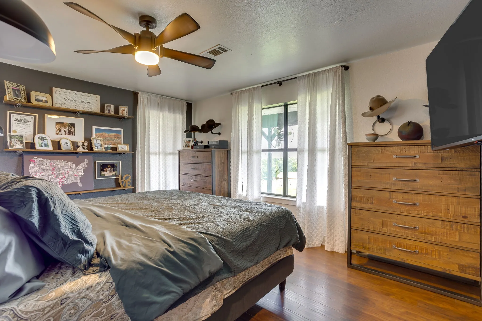 Farm For Sale in Johnson County , 11533 Fm 2258, Grandview, Texas 76050, 4 Bedroom, 3 Bathroom, 2 Garage spaces, 2,372 Sqft, built in 1989, mls#21281637, Real Estate Agent in Grandview, Homes For Sale in Johnson county, Homes For Sale in Grandview, Realtor in Grandview Texas, Real Estate Brokerage Independent Realty Texas, Luminita Cordes Realtor