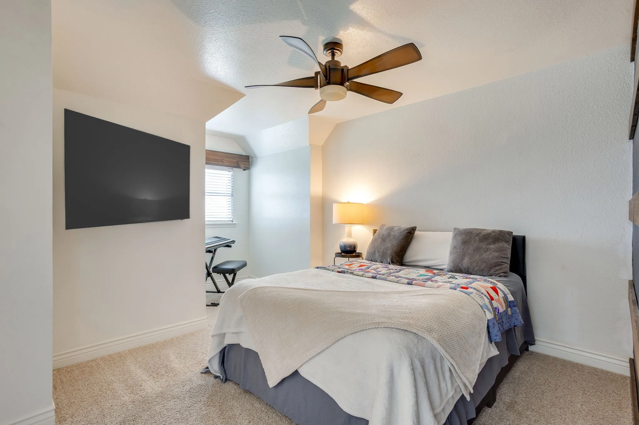 Farm For Sale in Johnson County , 11533 Fm 2258, Grandview, Texas 76050, 4 Bedroom, 3 Bathroom, 2 Garage spaces, 2,372 Sqft, built in 1989, mls#21281637, Real Estate Agent in Grandview, Homes For Sale in Johnson county, Homes For Sale in Grandview, Realtor in Grandview Texas, Real Estate Brokerage Independent Realty Texas, Luminita Cordes Realtor