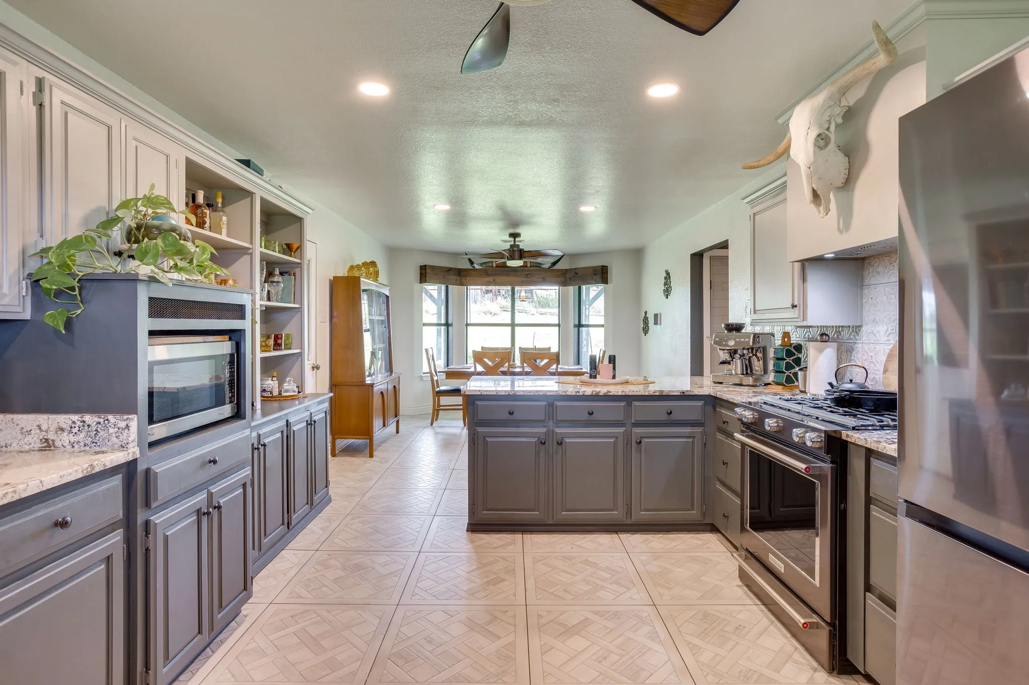 Farm For Sale in Johnson County , 11533 Fm 2258, Grandview, Texas 76050, 4 Bedroom, 3 Bathroom, 2 Garage spaces, 2,372 Sqft, built in 1989, mls#21281637, Real Estate Agent in Grandview, Homes For Sale in Johnson county, Homes For Sale in Grandview, Realtor in Grandview Texas, Real Estate Brokerage Independent Realty Texas, Luminita Cordes Realtor