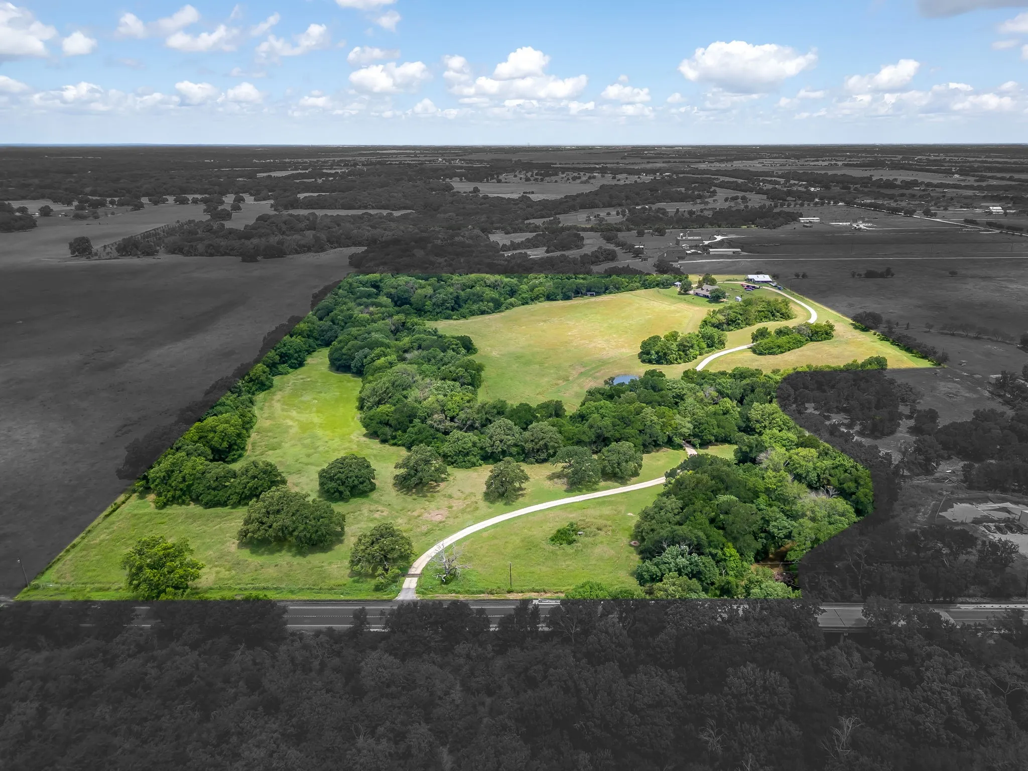 Farm For Sale in Johnson County , 11533 Fm 2258, Grandview, Texas 76050, 4 Bedroom, 3 Bathroom, 2 Garage spaces, 2,372 Sqft, built in 1989, mls#21281637, Real Estate Agent in Grandview, Homes For Sale in Johnson county, Homes For Sale in Grandview, Realtor in Grandview Texas, Real Estate Brokerage Independent Realty Texas, Luminita Cordes Realtor