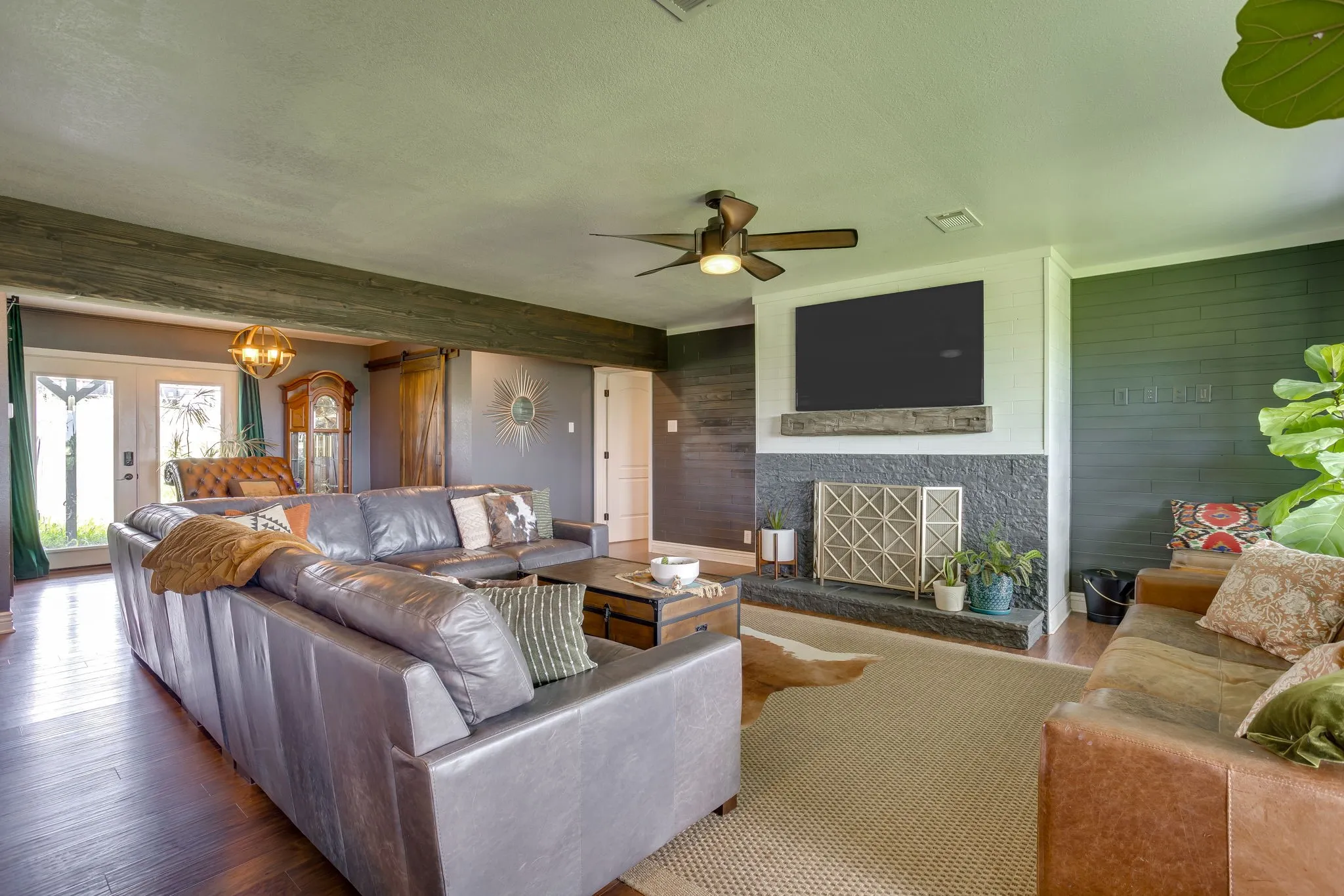 Farm For Sale in Johnson County , 11533 Fm 2258, Grandview, Texas 76050, 4 Bedroom, 3 Bathroom, 2 Garage spaces, 2,372 Sqft, built in 1989, mls#21281637, Real Estate Agent in Grandview, Homes For Sale in Johnson county, Homes For Sale in Grandview, Realtor in Grandview Texas, Real Estate Brokerage Independent Realty Texas, Luminita Cordes Realtor
