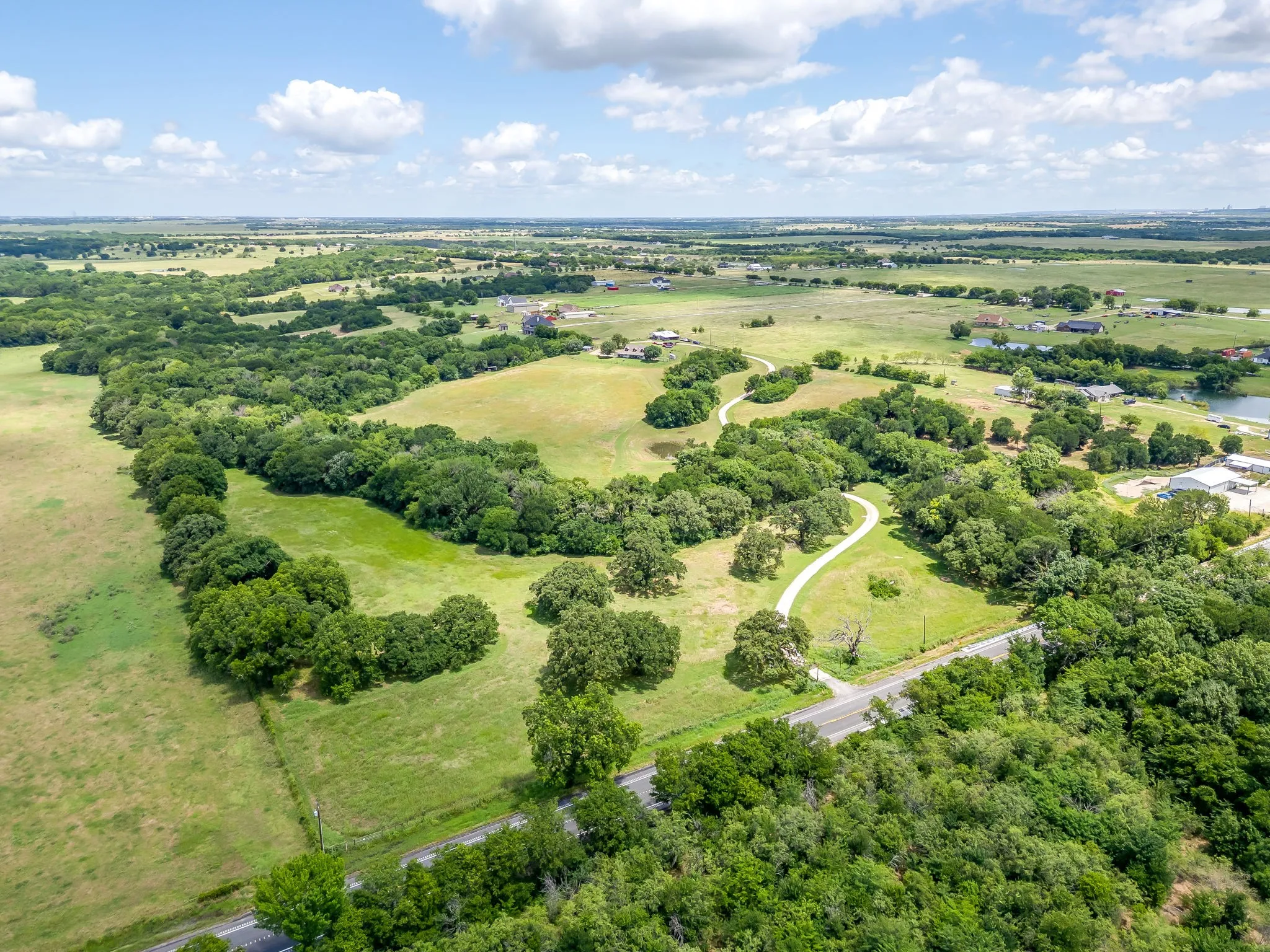 Farm For Sale in Johnson County , 11533 Fm 2258, Grandview, Texas 76050, 4 Bedroom, 3 Bathroom, 2 Garage spaces, 2,372 Sqft, built in 1989, mls#21281637, Real Estate Agent in Grandview, Homes For Sale in Johnson county, Homes For Sale in Grandview, Realtor in Grandview Texas, Real Estate Brokerage Independent Realty Texas, Luminita Cordes Realtor