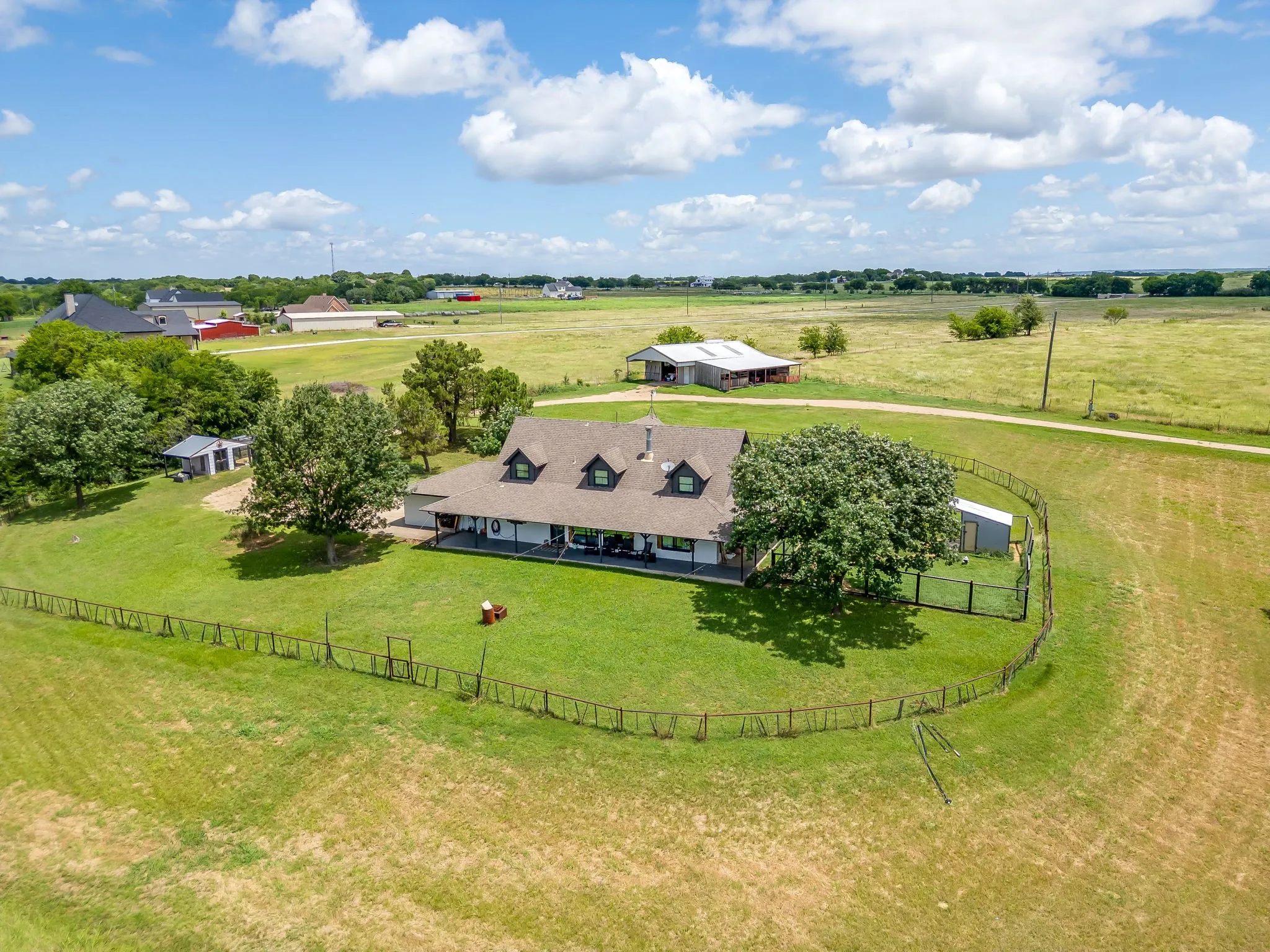 Farm For Sale in Johnson County , 11533 Fm 2258, Grandview, Texas 76050, 4 Bedroom, 3 Bathroom, 2 Garage spaces, 2,372 Sqft, built in 1989, mls#21281637, Real Estate Agent in Grandview, Homes For Sale in Johnson county, Homes For Sale in Grandview, Realtor in Grandview Texas, Real Estate Brokerage Independent Realty Texas, Luminita Cordes Realtor