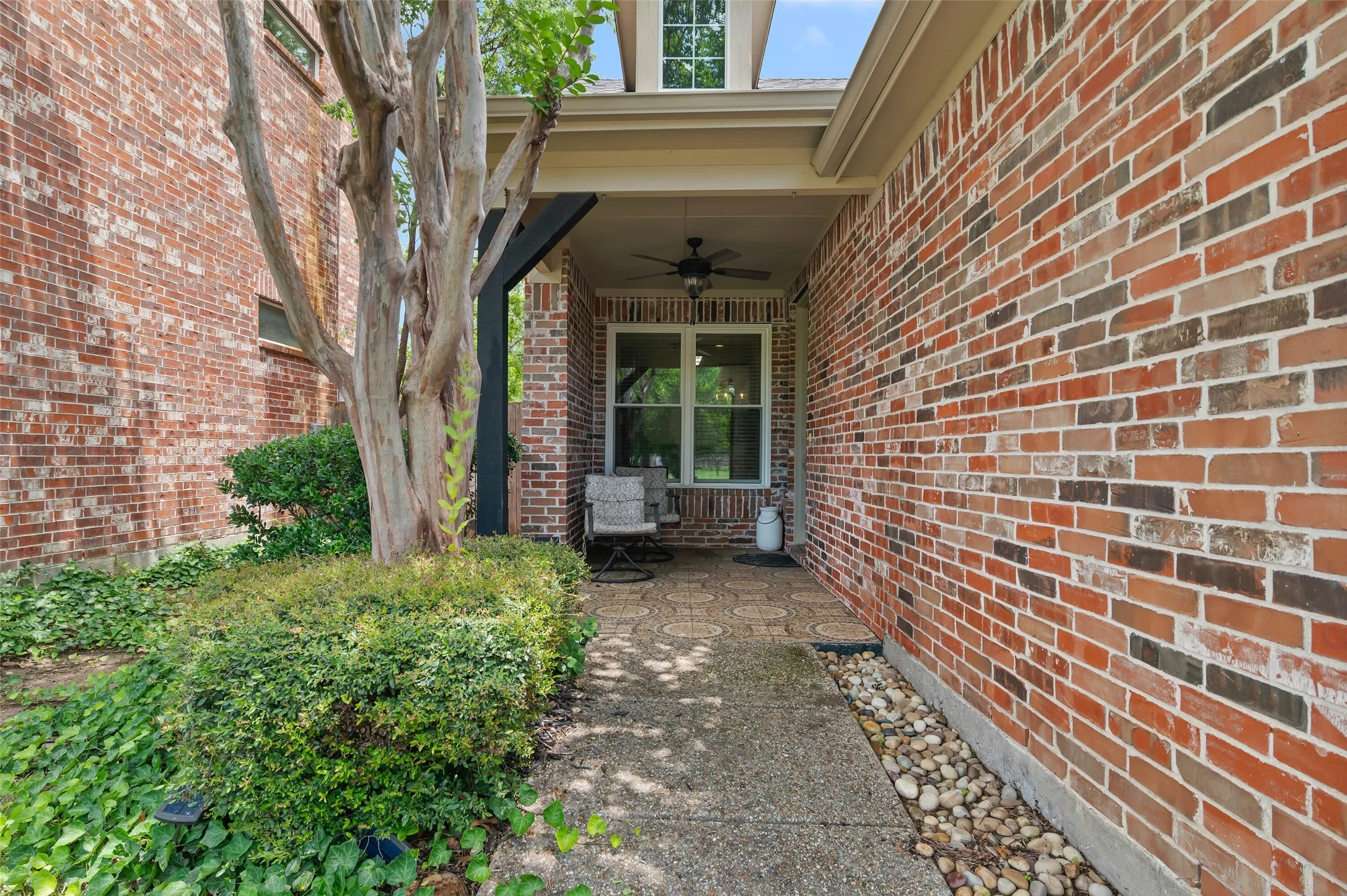 Single Family Residence For Sale in Denton County , 11884 Eastpark Lane, Frisco, Texas 75033, 3 Bedroom, 2 Bathroom, 2 Garage spaces, 1,497 Sqft, built in 2004, mls#21280508, Real Estate Agent in Frisco, Homes For Sale in Denton county, Homes For Sale in Frisco, Realtor in Frisco Texas, Real Estate Brokerage Independent Realty Texas, Luminita Cordes Realtor