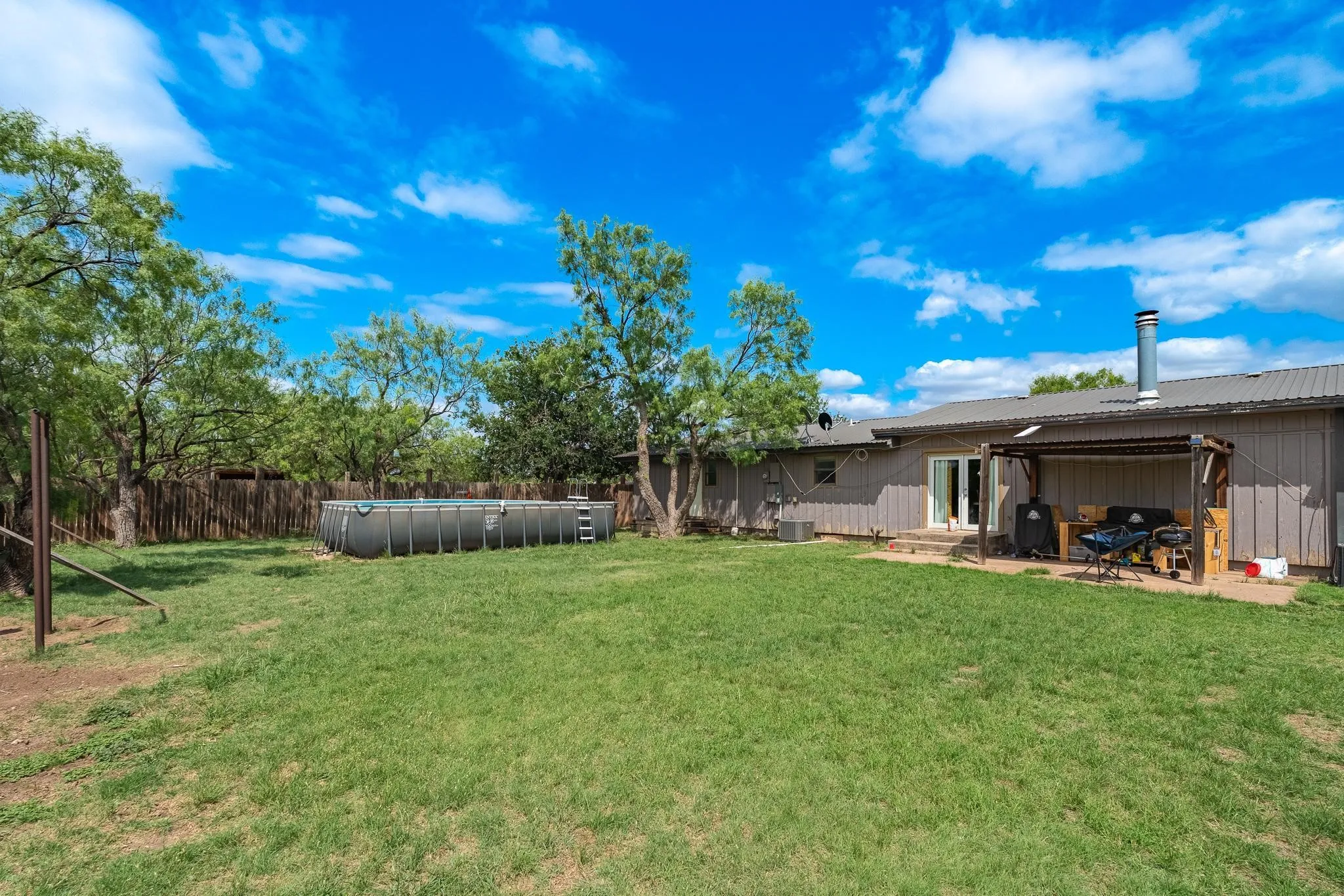 Single Family Residence For Sale in Jones County , 7144 County Road 487, Merkel, Texas 79536, 4 Bedroom, 3 Bathroom, Garage spaces, 2,659 Sqft, built in 1984, mls#21300540, Real Estate Agent in Merkel, Homes For Sale in Jones county, Homes For Sale in Merkel, Realtor in Merkel Texas, Real Estate Brokerage Independent Realty Texas, Luminita Cordes Realtor