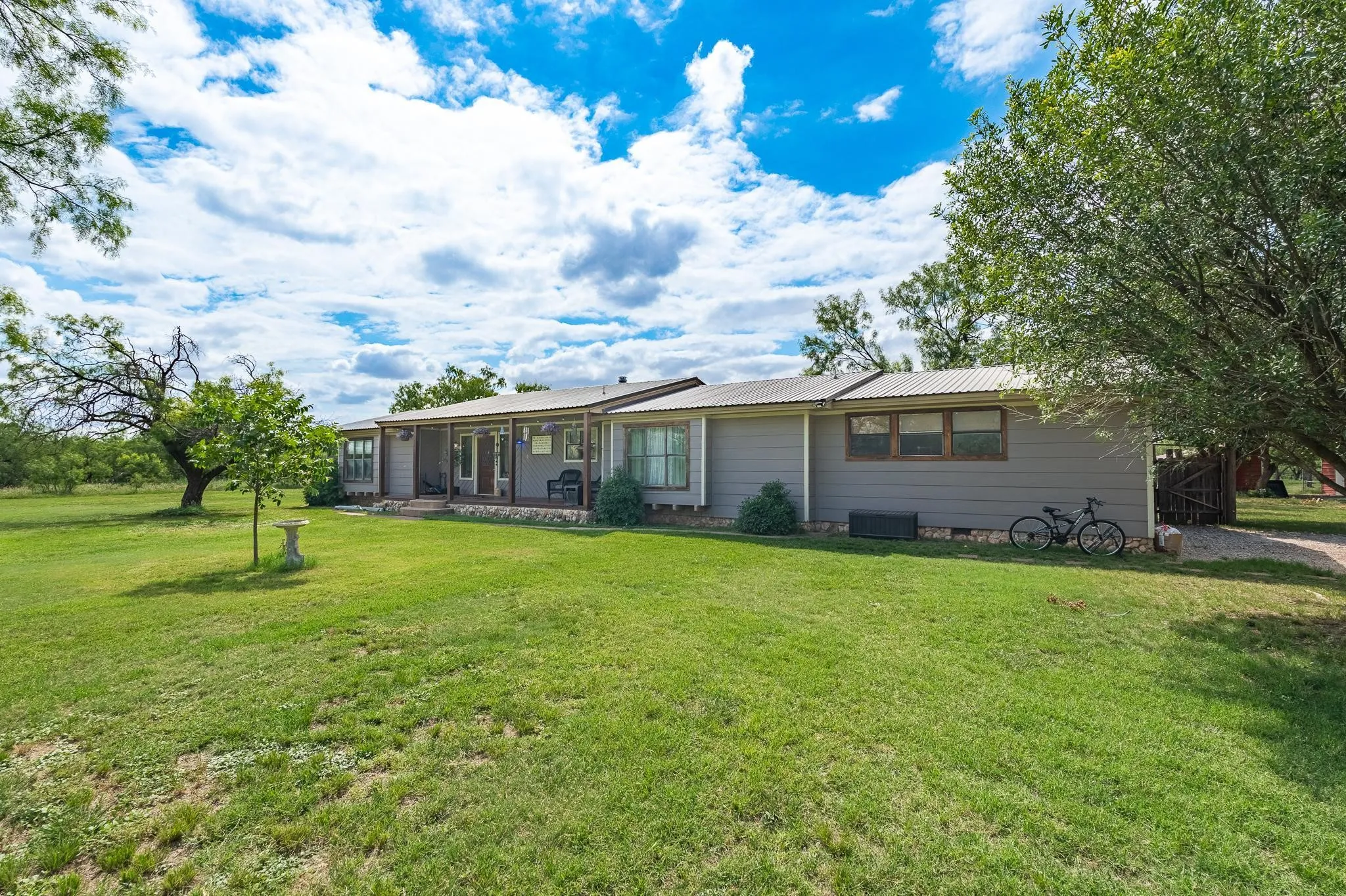 Single Family Residence For Sale in Jones County , 7144 County Road 487, Merkel, Texas 79536, 4 Bedroom, 3 Bathroom, Garage spaces, 2,659 Sqft, built in 1984, mls#21300540, Real Estate Agent in Merkel, Homes For Sale in Jones county, Homes For Sale in Merkel, Realtor in Merkel Texas, Real Estate Brokerage Independent Realty Texas, Luminita Cordes Realtor