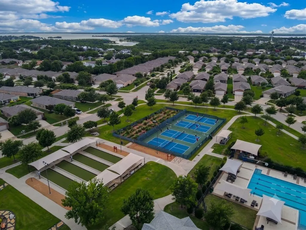 Single Family Residence For Sale in Denton County , 529 Burnswick Isles Way, Frisco, Texas 75036, 2 Bedroom, 2 Bathroom, 2 Garage spaces, 1,652 Sqft, built in 2007, mls#21302926, Real Estate Agent in Frisco, Homes For Sale in Denton county, Homes For Sale in Frisco, Realtor in Frisco Texas, Real Estate Brokerage Independent Realty Texas, Luminita Cordes Realtor
