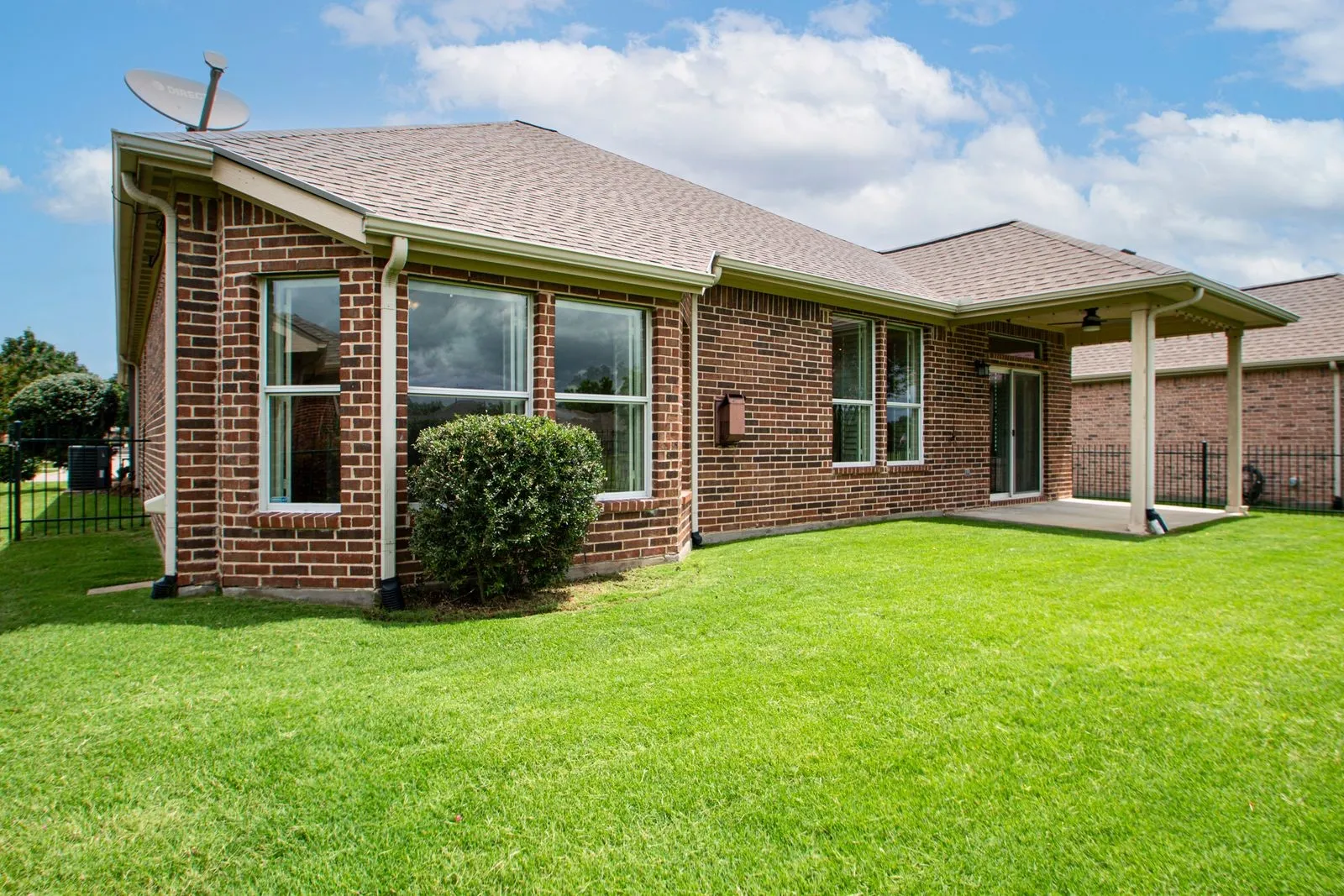 Single Family Residence For Sale in Denton County , 529 Burnswick Isles Way, Frisco, Texas 75036, 2 Bedroom, 2 Bathroom, 2 Garage spaces, 1,652 Sqft, built in 2007, mls#21302926, Real Estate Agent in Frisco, Homes For Sale in Denton county, Homes For Sale in Frisco, Realtor in Frisco Texas, Real Estate Brokerage Independent Realty Texas, Luminita Cordes Realtor