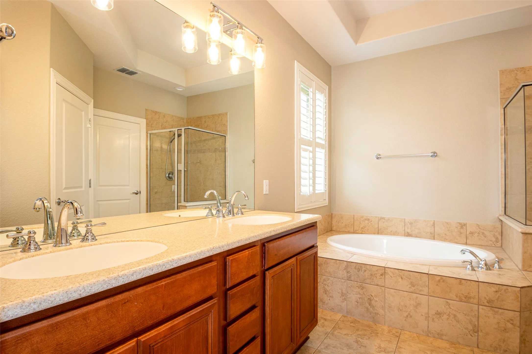 Single Family Residence For Sale in Denton County , 529 Burnswick Isles Way, Frisco, Texas 75036, 2 Bedroom, 2 Bathroom, 2 Garage spaces, 1,652 Sqft, built in 2007, mls#21302926, Real Estate Agent in Frisco, Homes For Sale in Denton county, Homes For Sale in Frisco, Realtor in Frisco Texas, Real Estate Brokerage Independent Realty Texas, Luminita Cordes Realtor