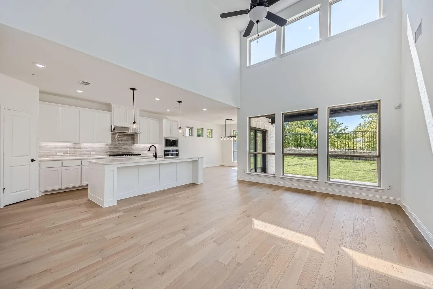 Single Family Residence For Sale in Denton County , 620 Florence Trail, Little Elm, Texas 76227, 4 Bedroom, 4 Bathroom, 2 Garage spaces, 3,346 Sqft, built in 2024, mls#21302939, Real Estate Agent in Little Elm, Homes For Sale in Denton county, Homes For Sale in Little Elm, Realtor in Little Elm Texas, Real Estate Brokerage Independent Realty Texas, Luminita Cordes Realtor