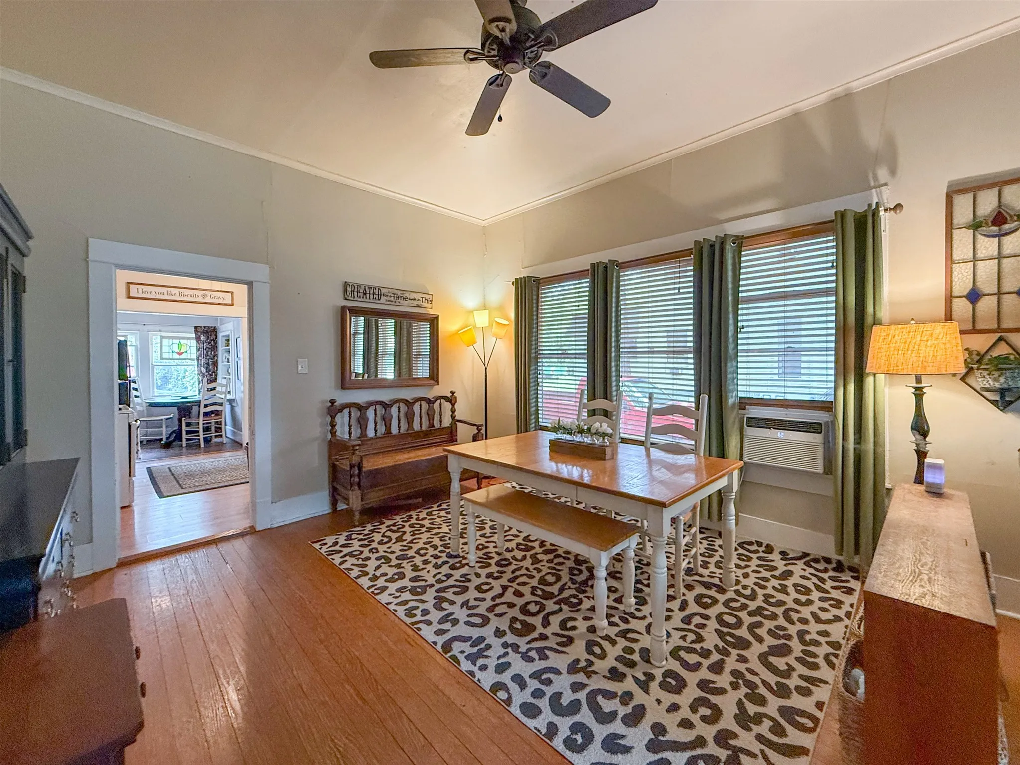 Single Family Residence For Sale in Denton County , 1309 N Austin Street, Denton, Texas 76201, 3 Bedroom, 2 Bathroom, Garage spaces, 1,486 Sqft, built in 1959, mls#21301892, Real Estate Agent in Denton, Homes For Sale in Denton county, Homes For Sale in Denton, Realtor in Denton Texas, Real Estate Brokerage Independent Realty Texas, Luminita Cordes Realtor