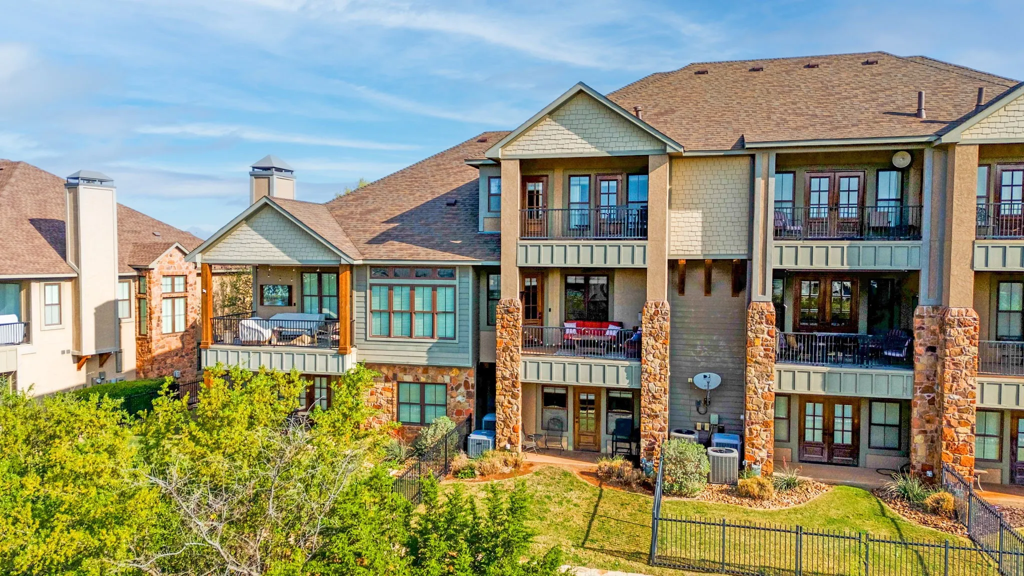 Single Family Residence For Sale in Palo Pinto County , 1029 Chapel Ridge Road, Graford, Texas 76449, 3 Bedroom, 4 Bathroom, 1 Garage spaces, 1,941 Sqft, built in 2011, mls#21297147, Real Estate Agent in Graford, Homes For Sale in Palo Pinto county, Homes For Sale in Graford, Realtor in Graford Texas, Real Estate Brokerage Independent Realty Texas, Luminita Cordes Realtor
