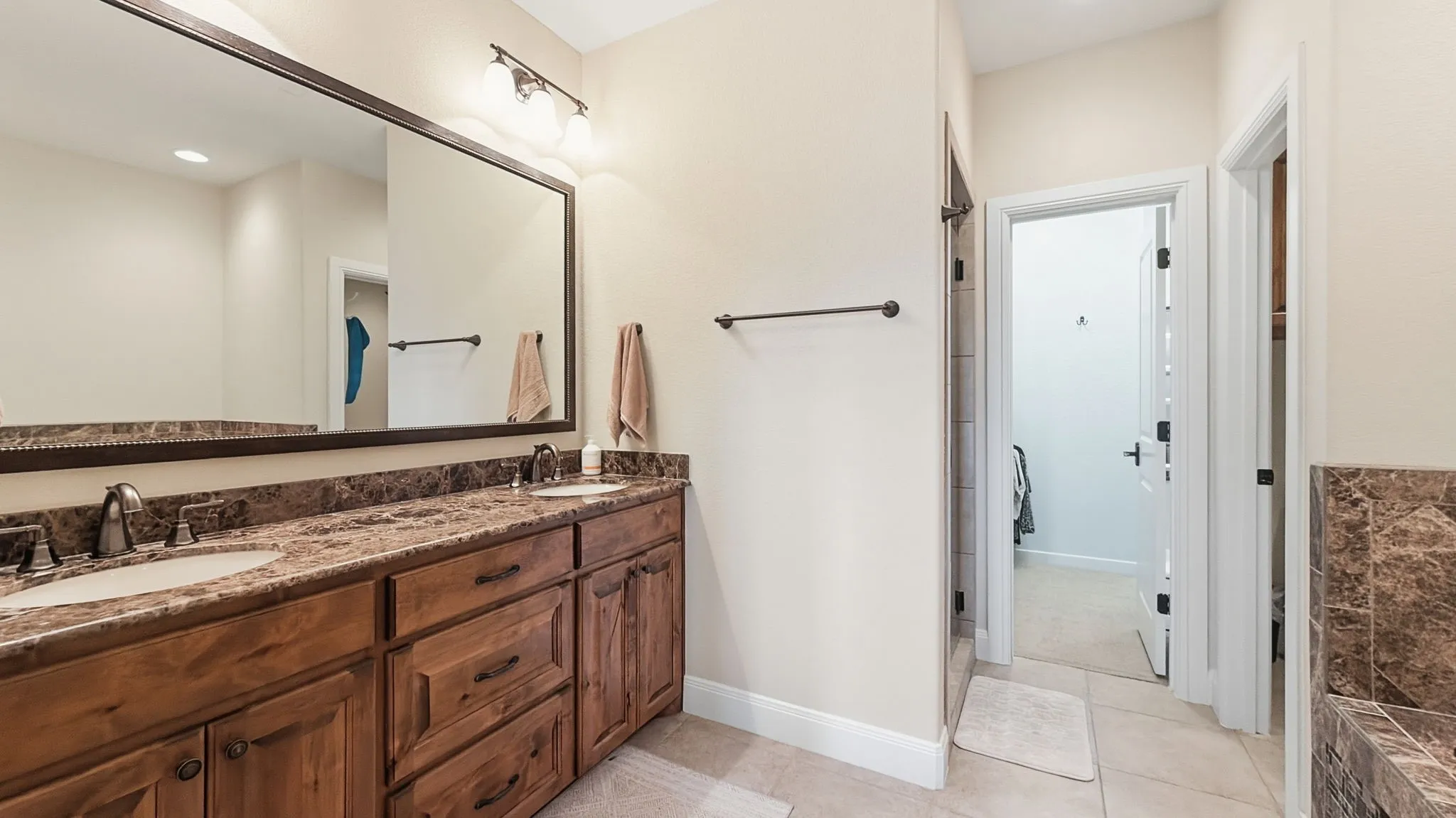 Single Family Residence For Sale in Palo Pinto County , 1029 Chapel Ridge Road, Graford, Texas 76449, 3 Bedroom, 4 Bathroom, 1 Garage spaces, 1,941 Sqft, built in 2011, mls#21297147, Real Estate Agent in Graford, Homes For Sale in Palo Pinto county, Homes For Sale in Graford, Realtor in Graford Texas, Real Estate Brokerage Independent Realty Texas, Luminita Cordes Realtor