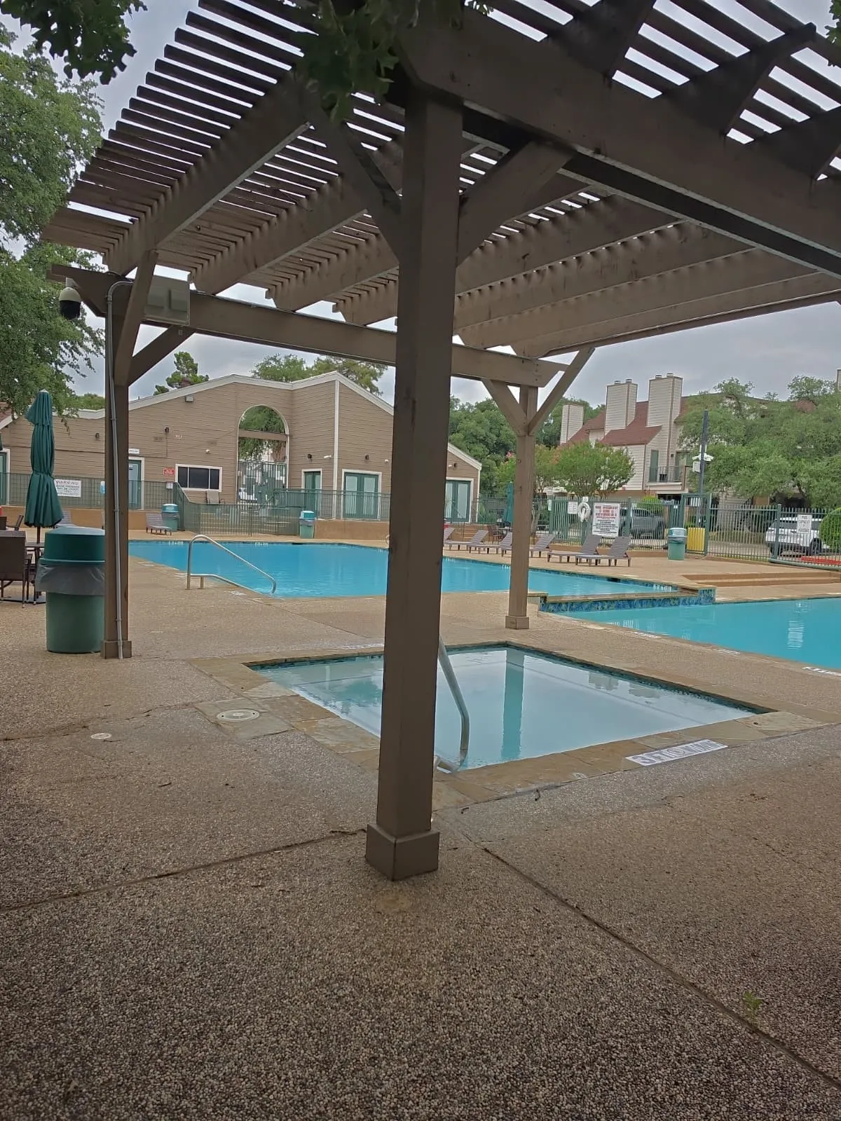 Townhouse For Sale in Tarrant County , 2304 Balsam Drive E107, Arlington, Texas 76006, 2 Bedroom, 1 Bathroom, Garage spaces, 808 Sqft, built in 1981, mls#21300283, Real Estate Agent in Arlington, Homes For Sale in Tarrant county, Homes For Sale in Arlington, Realtor in Arlington Texas, Real Estate Brokerage Independent Realty Texas, Luminita Cordes Realtor