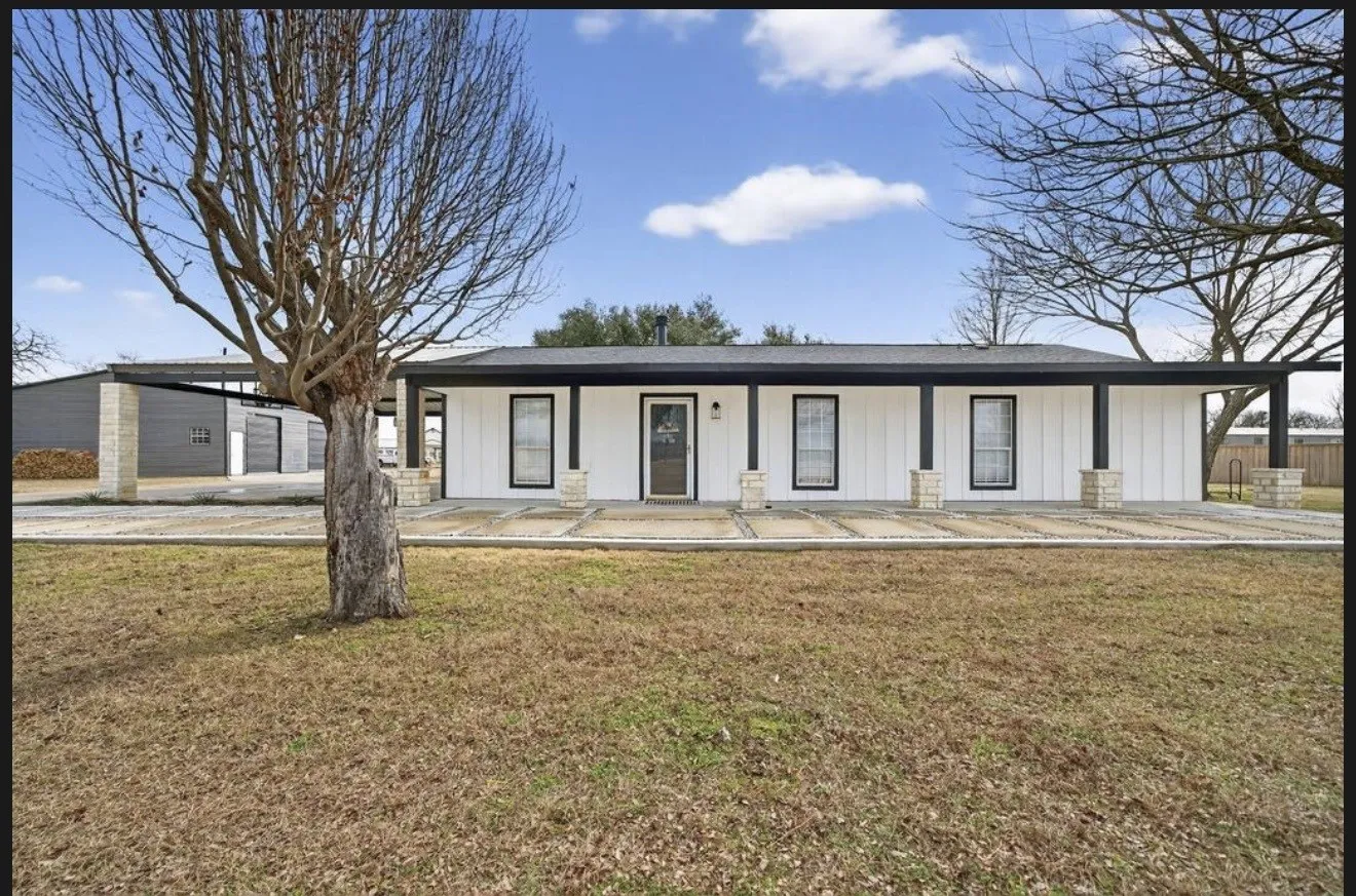 Single Family Residence For Sale in Kaufman County , 11474 Fm 3094, Scurry, Texas 75158, 3 Bedroom, 2 Bathroom, 2 Garage spaces, 1,560 Sqft, built in 1998, mls#21301822, Real Estate Agent in Scurry, Homes For Sale in Kaufman county, Homes For Sale in Scurry, Realtor in Scurry Texas, Real Estate Brokerage Independent Realty Texas, Luminita Cordes Realtor