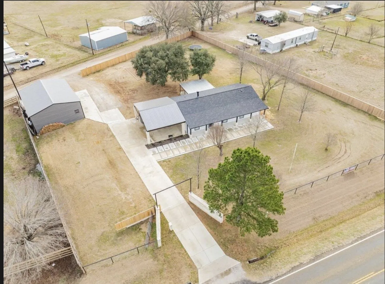 Single Family Residence For Sale in Kaufman County , 11474 Fm 3094, Scurry, Texas 75158, 3 Bedroom, 2 Bathroom, 2 Garage spaces, 1,560 Sqft, built in 1998, mls#21301822, Real Estate Agent in Scurry, Homes For Sale in Kaufman county, Homes For Sale in Scurry, Realtor in Scurry Texas, Real Estate Brokerage Independent Realty Texas, Luminita Cordes Realtor