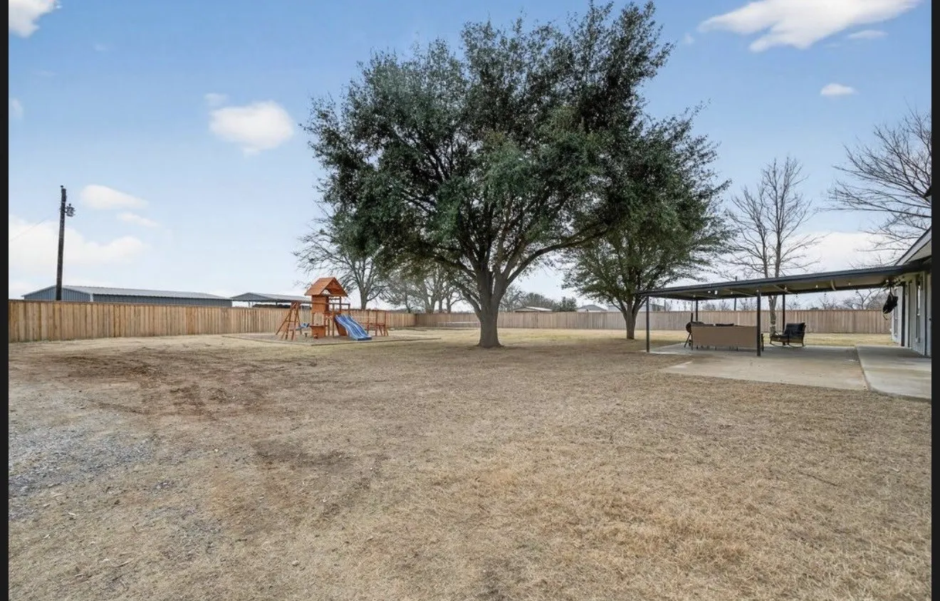 Single Family Residence For Sale in Kaufman County , 11474 Fm 3094, Scurry, Texas 75158, 3 Bedroom, 2 Bathroom, 2 Garage spaces, 1,560 Sqft, built in 1998, mls#21301822, Real Estate Agent in Scurry, Homes For Sale in Kaufman county, Homes For Sale in Scurry, Realtor in Scurry Texas, Real Estate Brokerage Independent Realty Texas, Luminita Cordes Realtor
