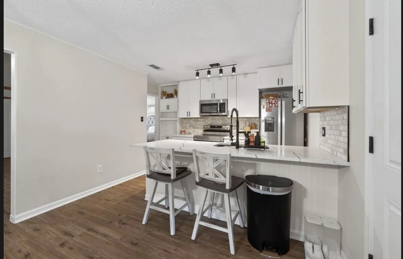 Single Family Residence For Sale in Kaufman County , 11474 Fm 3094, Scurry, Texas 75158, 3 Bedroom, 2 Bathroom, 2 Garage spaces, 1,560 Sqft, built in 1998, mls#21301822, Real Estate Agent in Scurry, Homes For Sale in Kaufman county, Homes For Sale in Scurry, Realtor in Scurry Texas, Real Estate Brokerage Independent Realty Texas, Luminita Cordes Realtor
