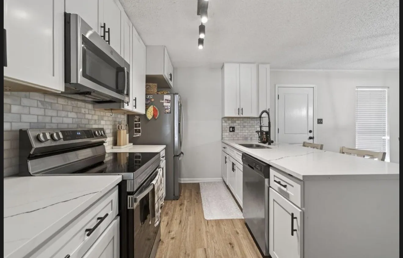 Single Family Residence For Sale in Kaufman County , 11474 Fm 3094, Scurry, Texas 75158, 3 Bedroom, 2 Bathroom, 2 Garage spaces, 1,560 Sqft, built in 1998, mls#21301822, Real Estate Agent in Scurry, Homes For Sale in Kaufman county, Homes For Sale in Scurry, Realtor in Scurry Texas, Real Estate Brokerage Independent Realty Texas, Luminita Cordes Realtor