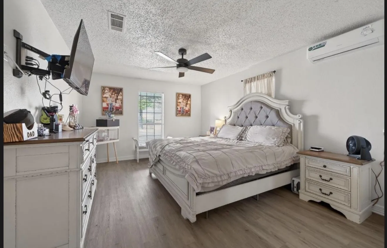 Single Family Residence For Sale in Kaufman County , 11474 Fm 3094, Scurry, Texas 75158, 3 Bedroom, 2 Bathroom, 2 Garage spaces, 1,560 Sqft, built in 1998, mls#21301822, Real Estate Agent in Scurry, Homes For Sale in Kaufman county, Homes For Sale in Scurry, Realtor in Scurry Texas, Real Estate Brokerage Independent Realty Texas, Luminita Cordes Realtor