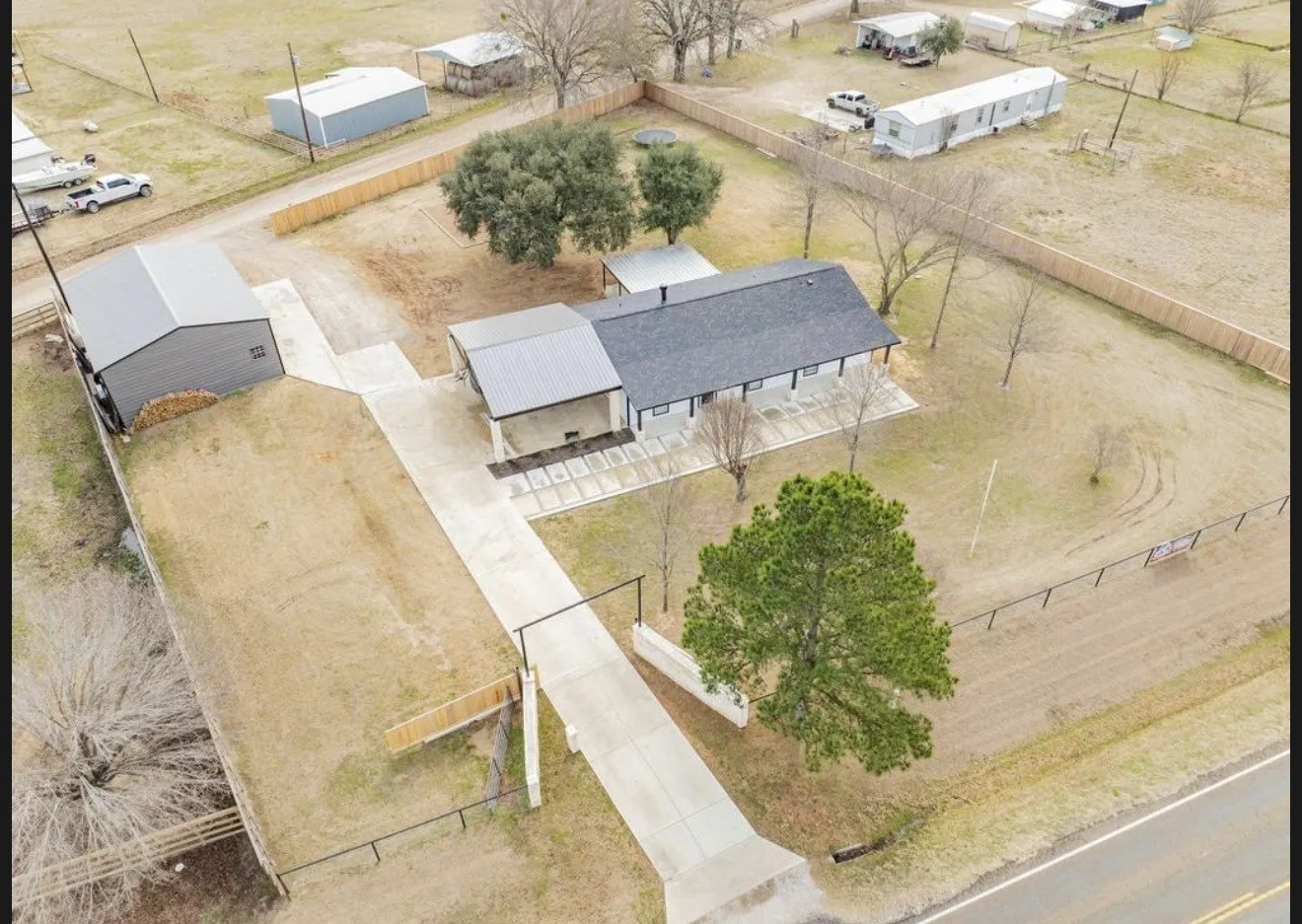 Single Family Residence For Sale in Kaufman County , 11474 Fm 3094, Scurry, Texas 75158, 3 Bedroom, 2 Bathroom, 2 Garage spaces, 1,560 Sqft, built in 1998, mls#21301822, Real Estate Agent in Scurry, Homes For Sale in Kaufman county, Homes For Sale in Scurry, Realtor in Scurry Texas, Real Estate Brokerage Independent Realty Texas, Luminita Cordes Realtor