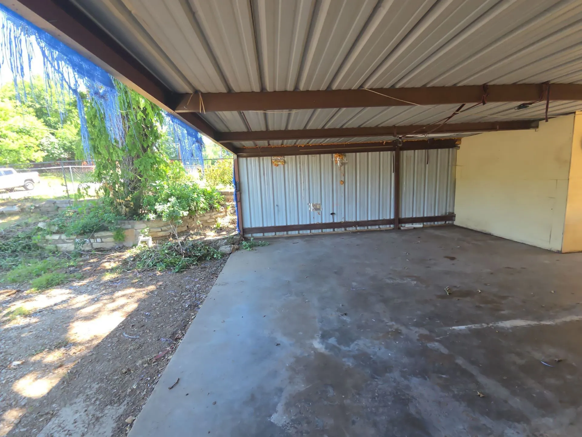 Single Family Residence For Sale in Parker County , 609 Bryan Street, Weatherford, Texas 76086, 3 Bedroom, 2 Bathroom, Garage spaces, 1,730 Sqft, built in 1998, mls#21302958, Real Estate Agent in Weatherford, Homes For Sale in Parker county, Homes For Sale in Weatherford, Realtor in Weatherford Texas, Real Estate Brokerage Independent Realty Texas, Luminita Cordes Realtor
