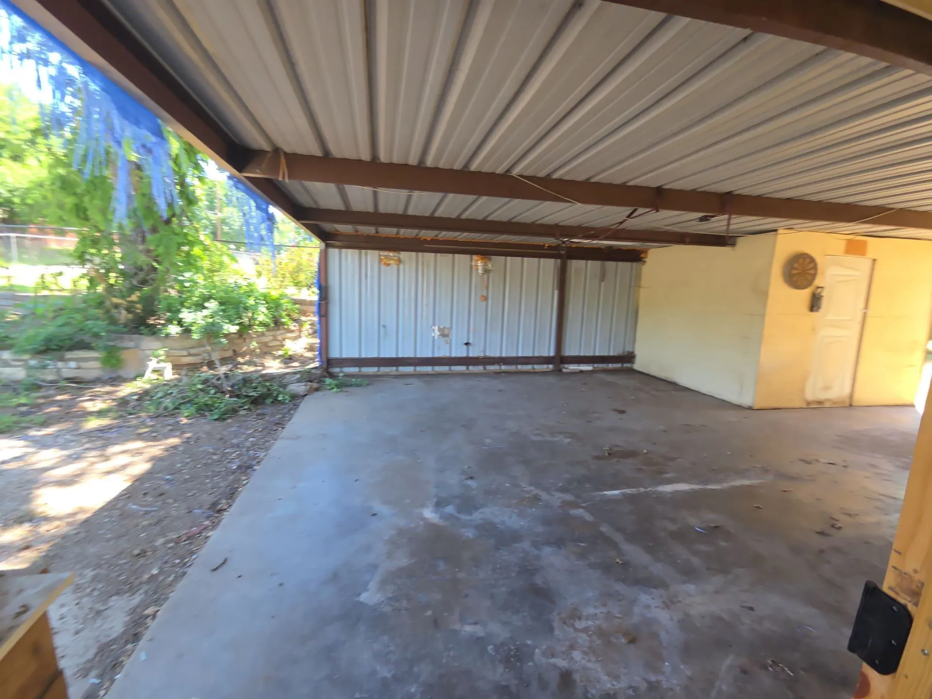 Single Family Residence For Sale in Parker County , 609 Bryan Street, Weatherford, Texas 76086, 3 Bedroom, 2 Bathroom, Garage spaces, 1,730 Sqft, built in 1998, mls#21302958, Real Estate Agent in Weatherford, Homes For Sale in Parker county, Homes For Sale in Weatherford, Realtor in Weatherford Texas, Real Estate Brokerage Independent Realty Texas, Luminita Cordes Realtor