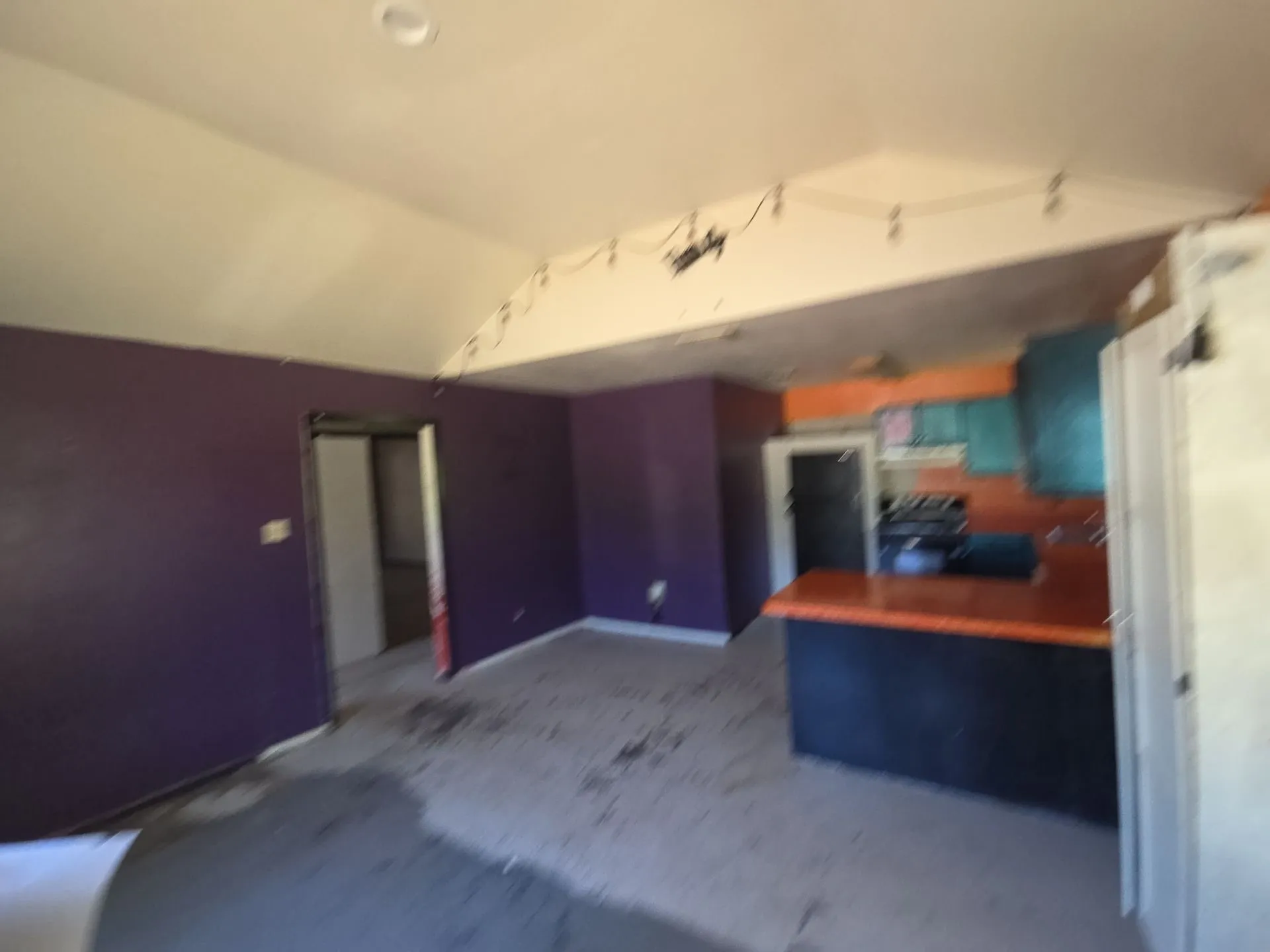 Single Family Residence For Sale in Parker County , 609 Bryan Street, Weatherford, Texas 76086, 3 Bedroom, 2 Bathroom, Garage spaces, 1,730 Sqft, built in 1998, mls#21302958, Real Estate Agent in Weatherford, Homes For Sale in Parker county, Homes For Sale in Weatherford, Realtor in Weatherford Texas, Real Estate Brokerage Independent Realty Texas, Luminita Cordes Realtor